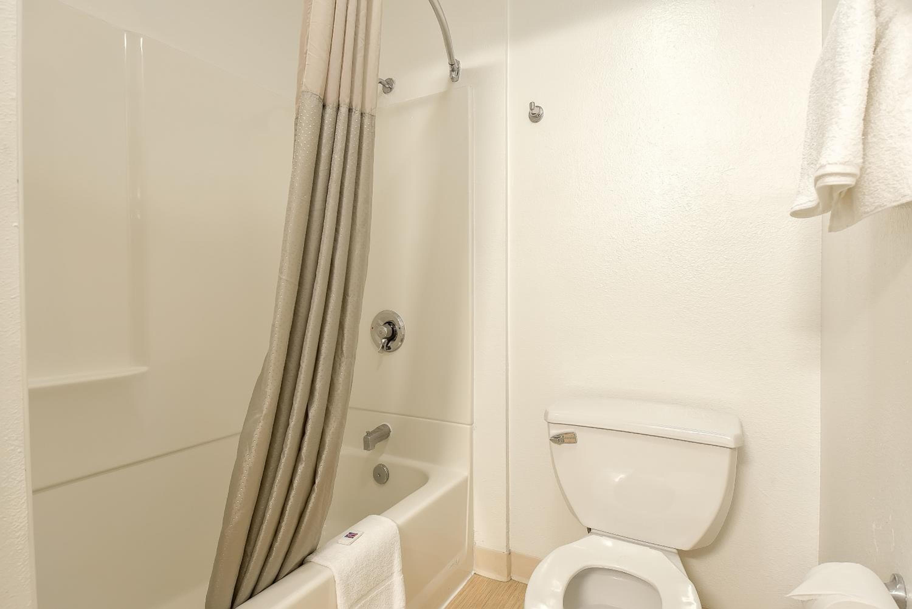 Motel 6-San Diego, CA - Downtown