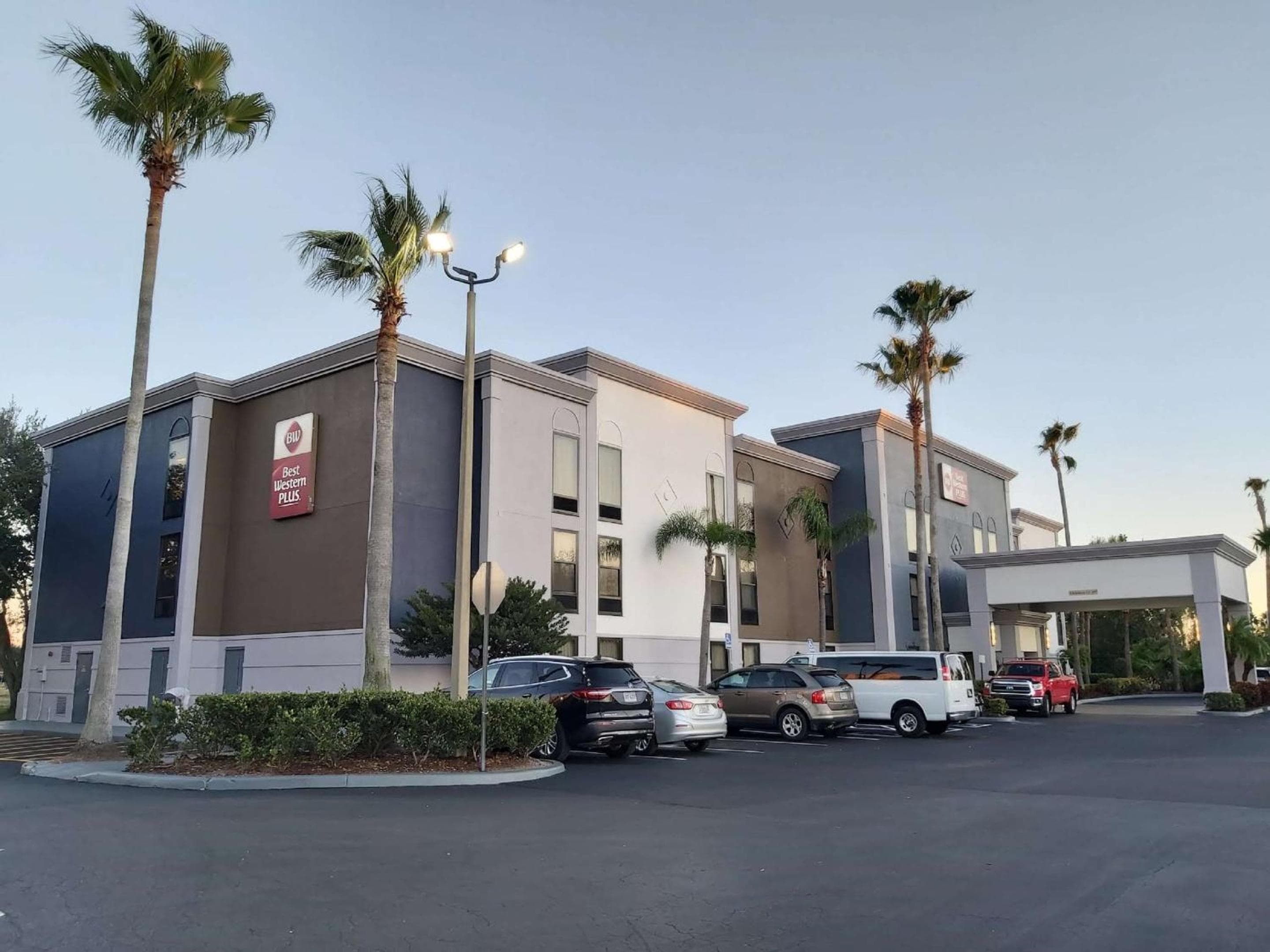 Best Western Plus Universal Inn - Free Shuttle to Universal Studios!