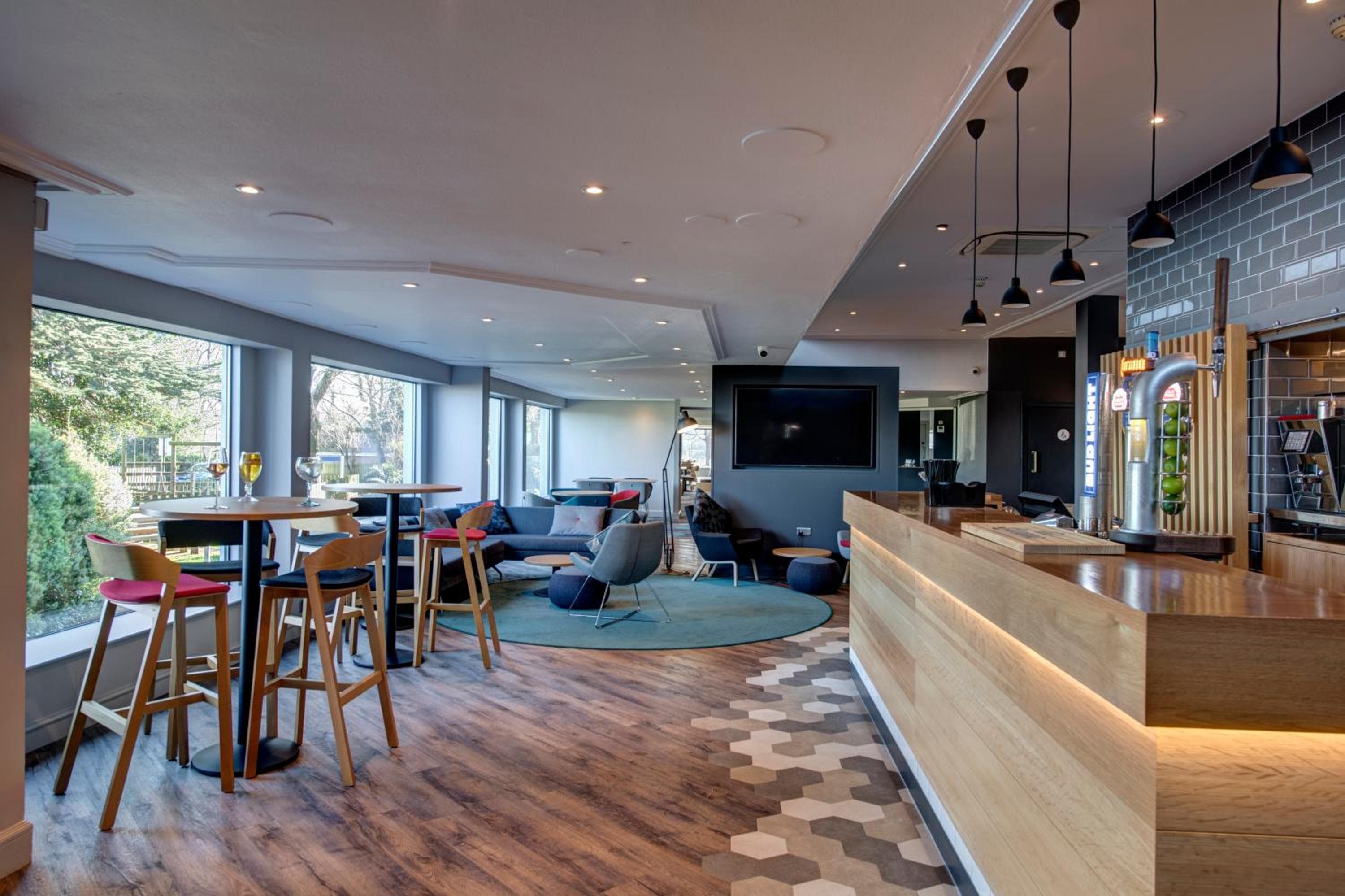 Holiday Inn Express Edinburgh City West by IHG