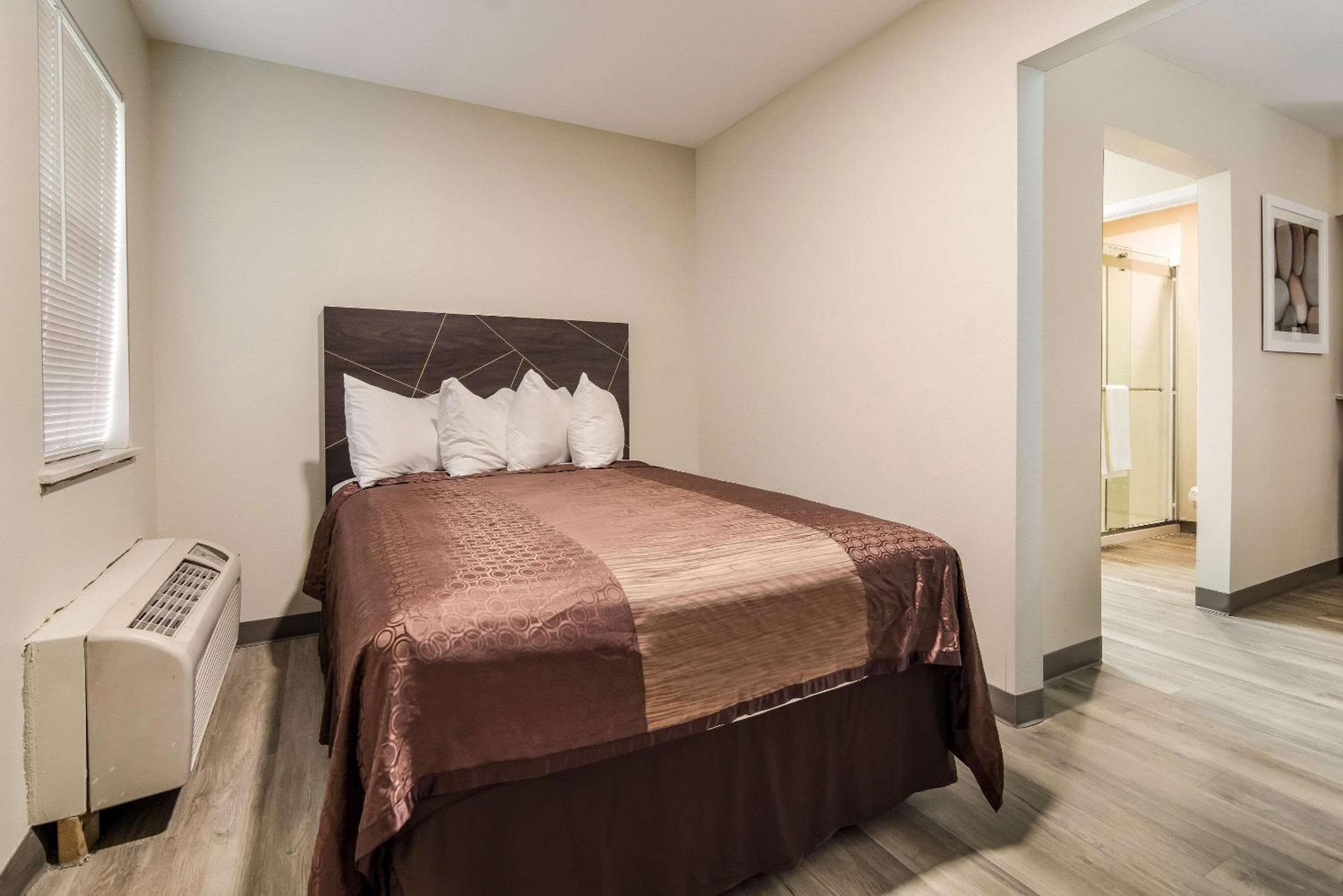 Quality Inn & Suites Dallas-Cityplace