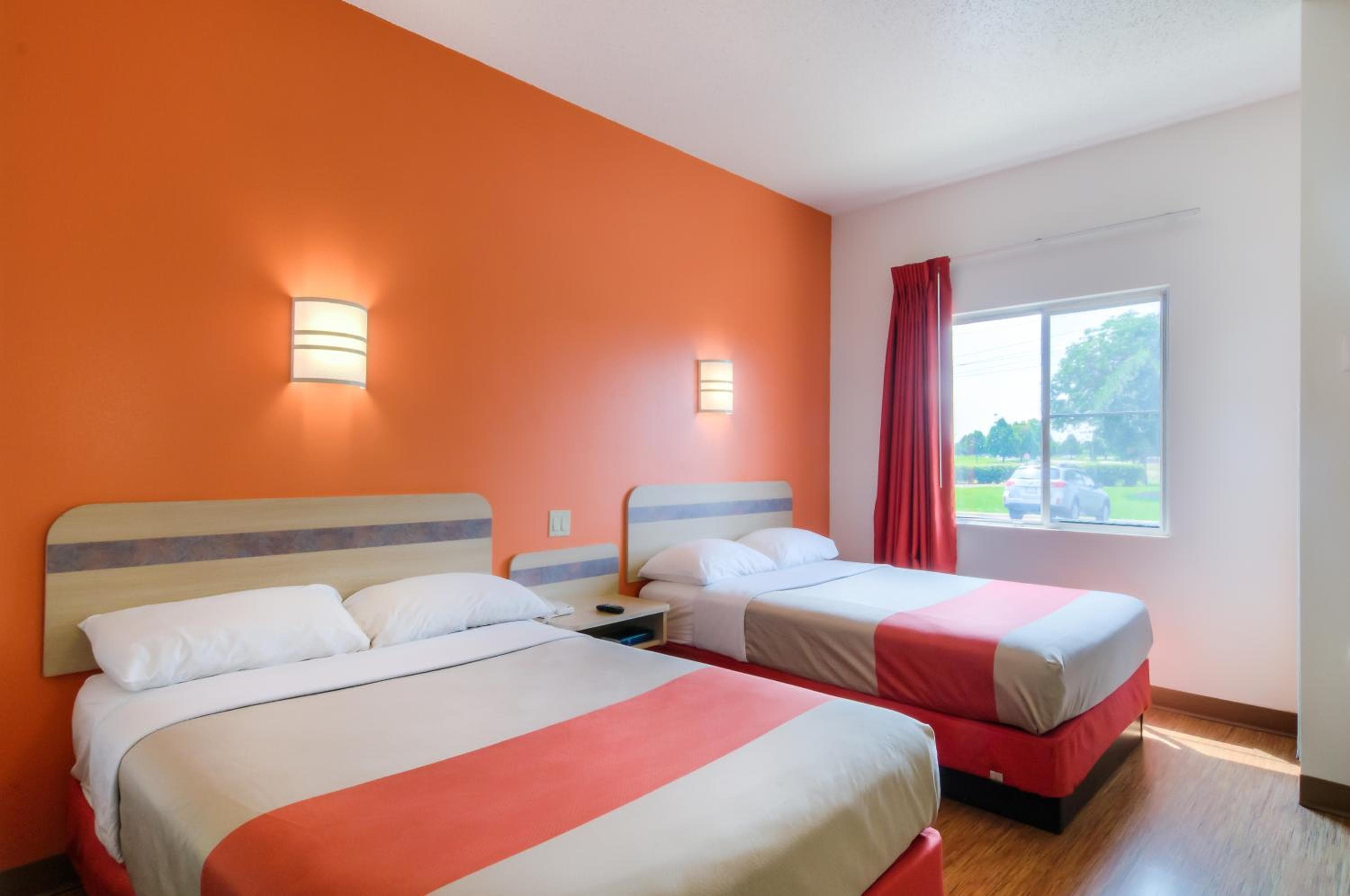 Motel 6-Joliet, IL - Chicago - I-55