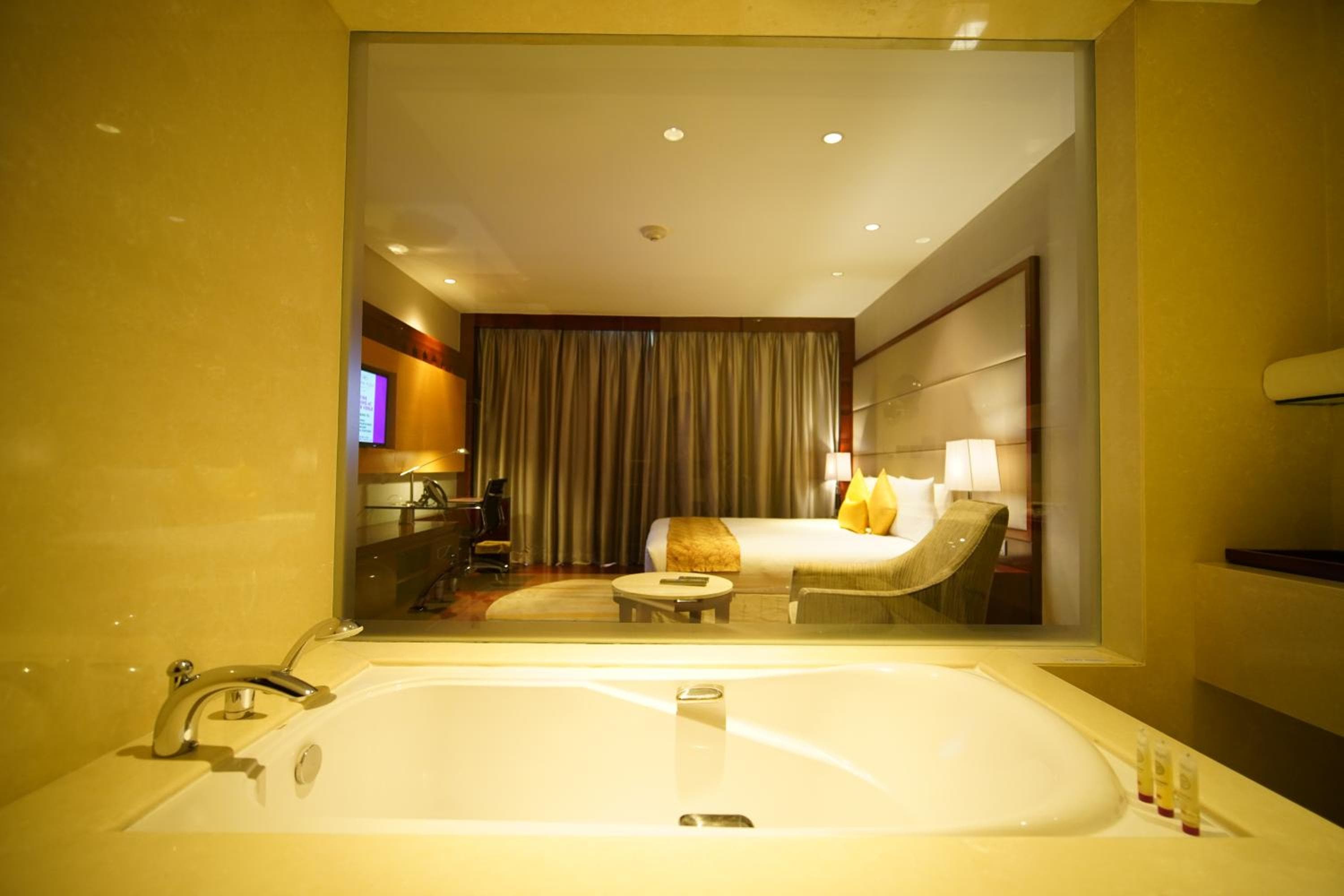 Crowne Plaza Kochi by IHG