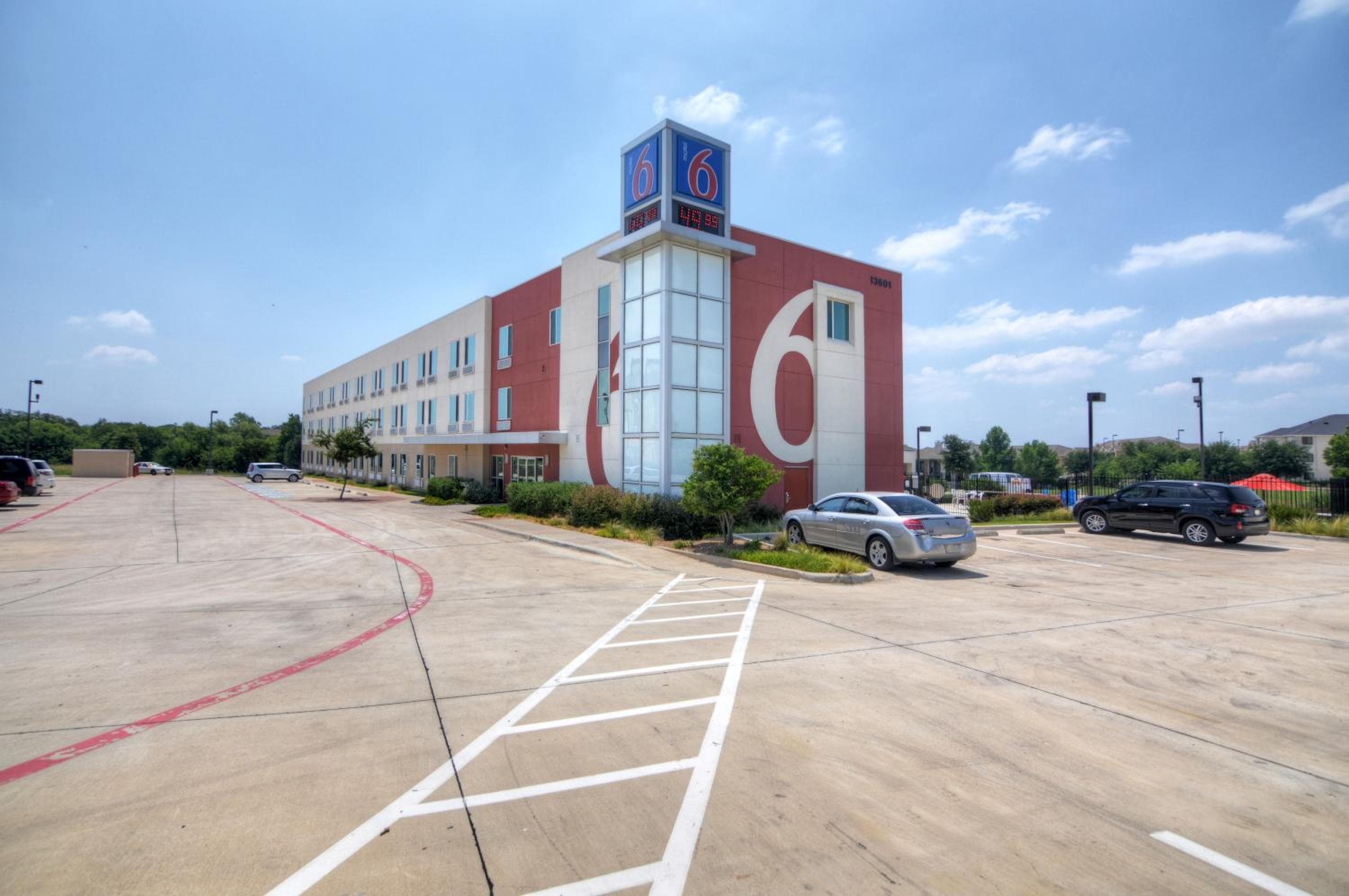 Motel 6-Roanoke, TX - Northlake - Speedway