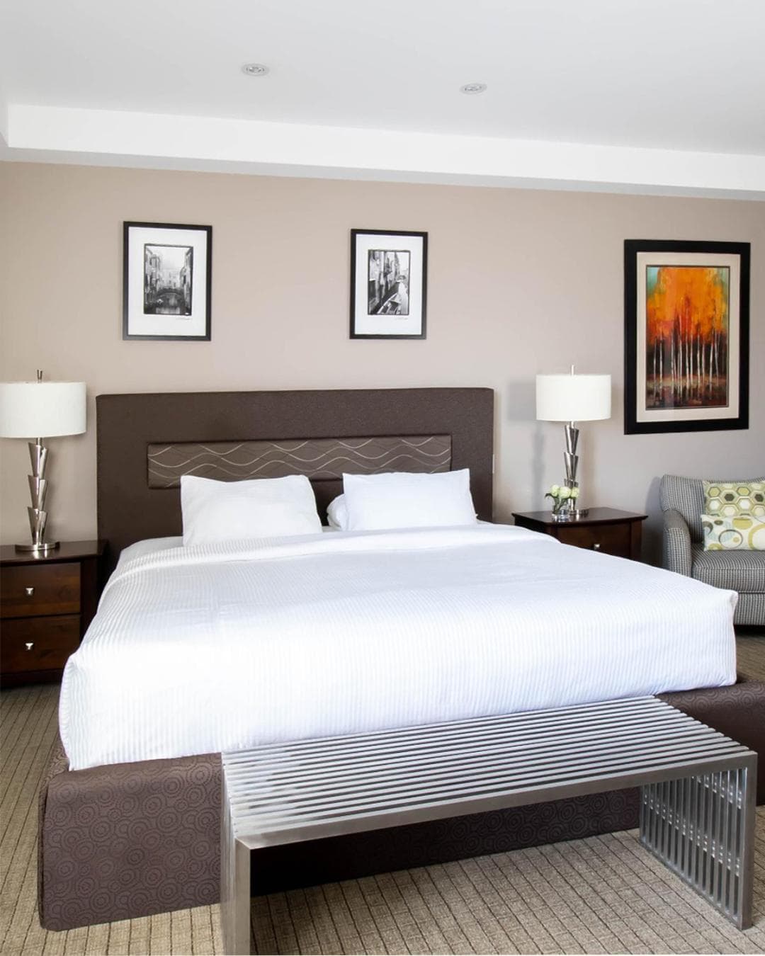 Retro Suites Hotel