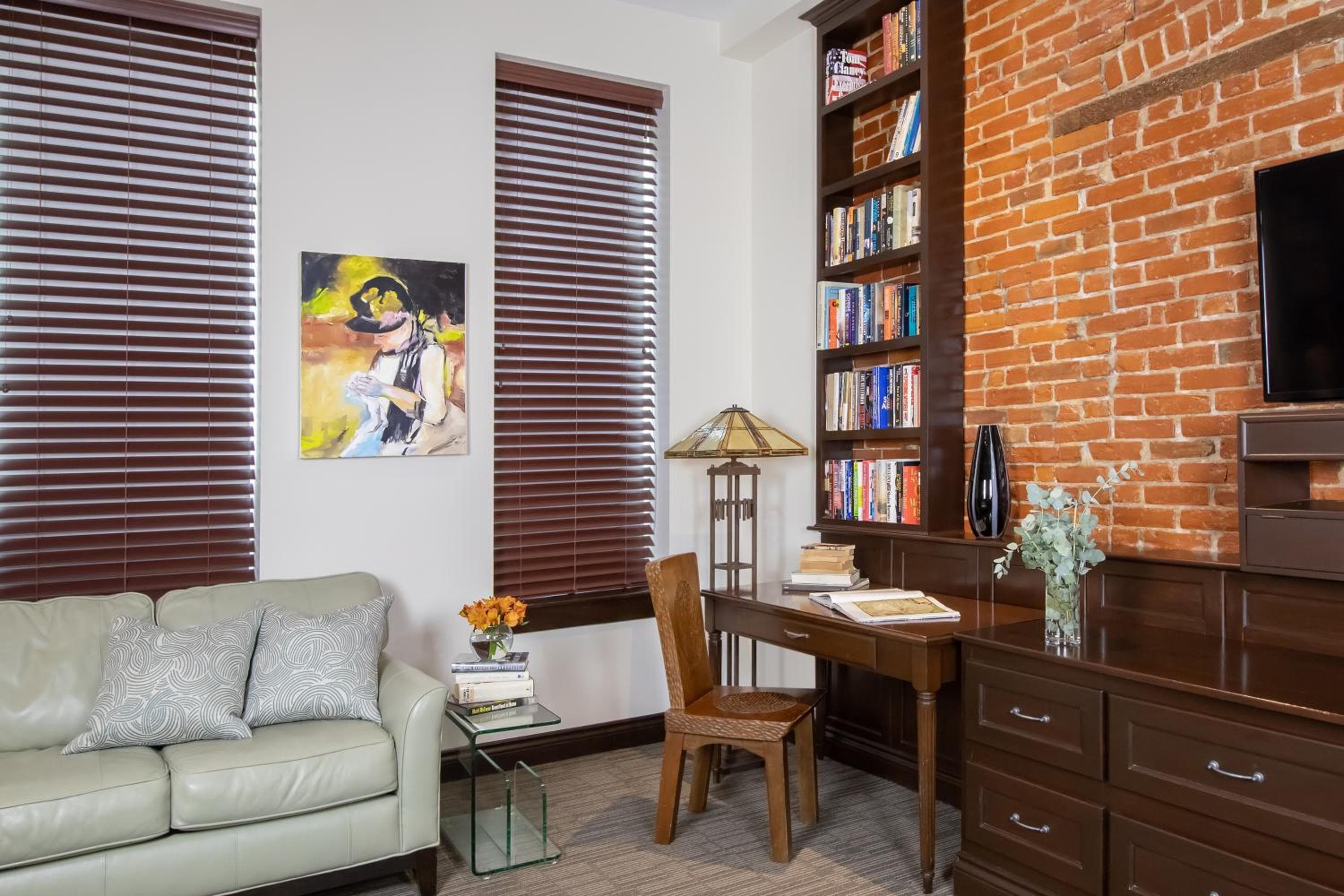 Retro Suites Hotel
