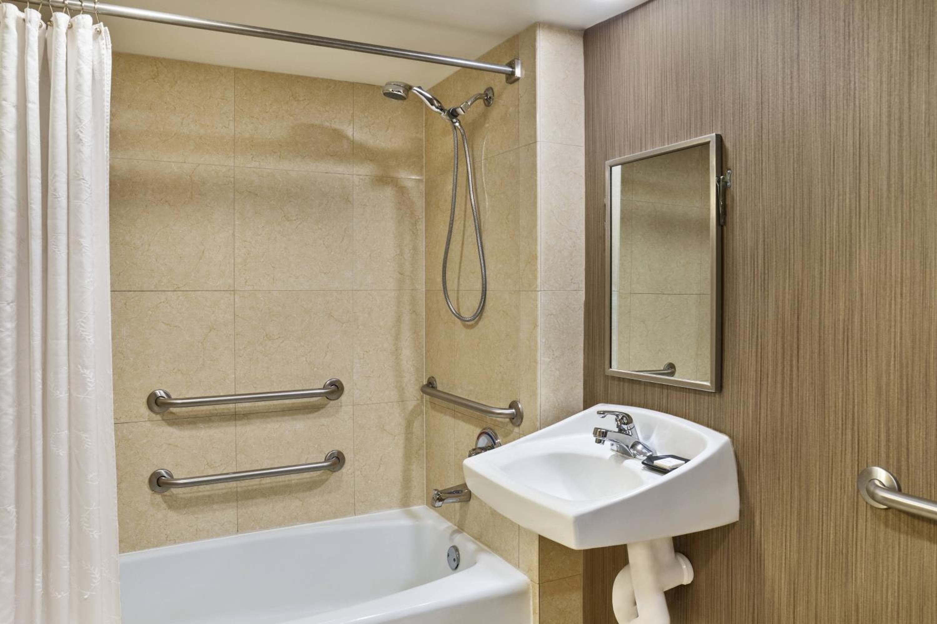 Courtland Grand Hotel, Trademark Collection by Wyndham