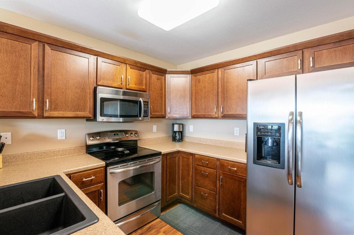 3 Bedroom w/ King Suite - Home away from home!