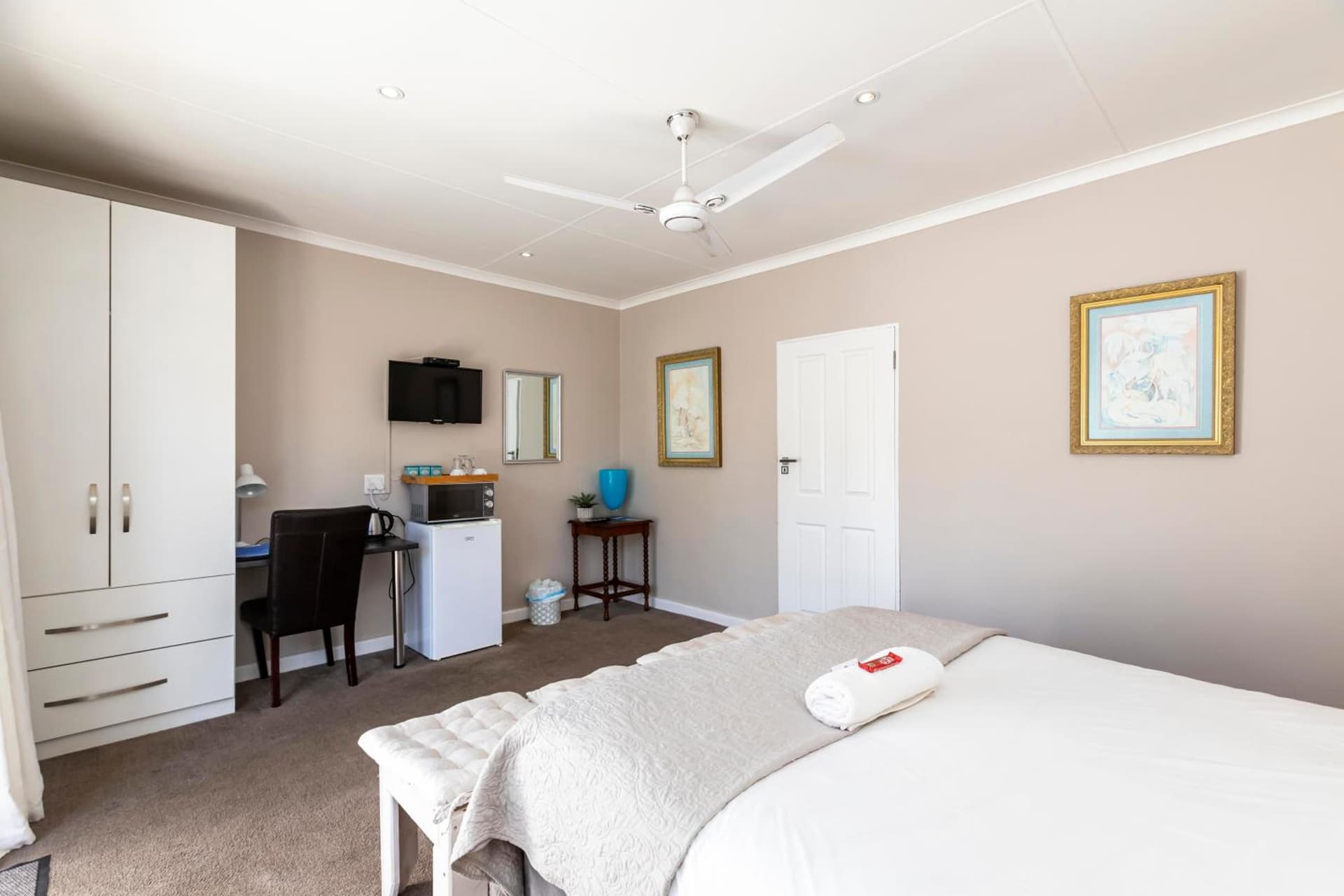 Fish Eagle Manor