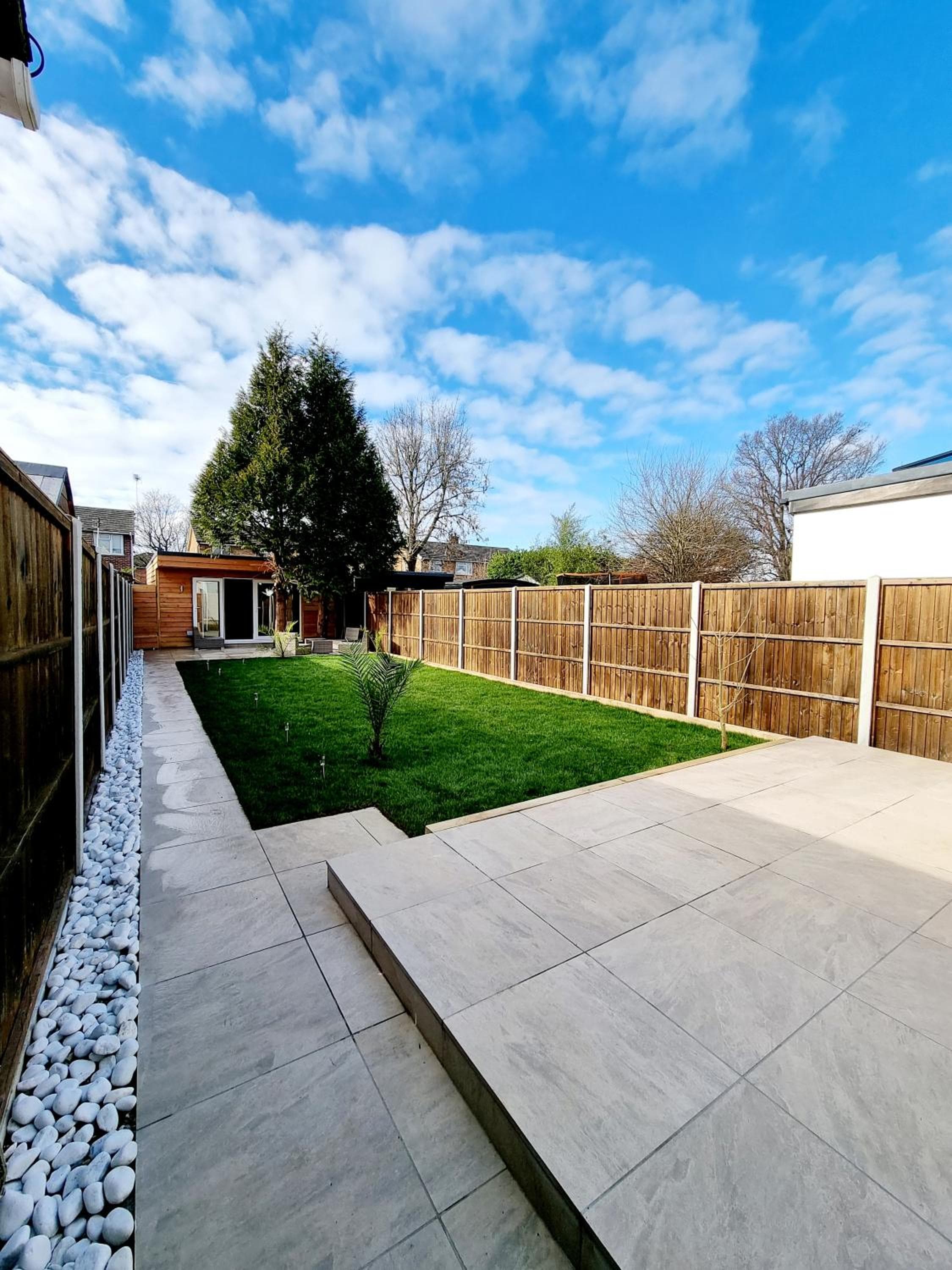Detached House Work Holiday Relax Private Parking Nature 10miles away from Heathrow Airport