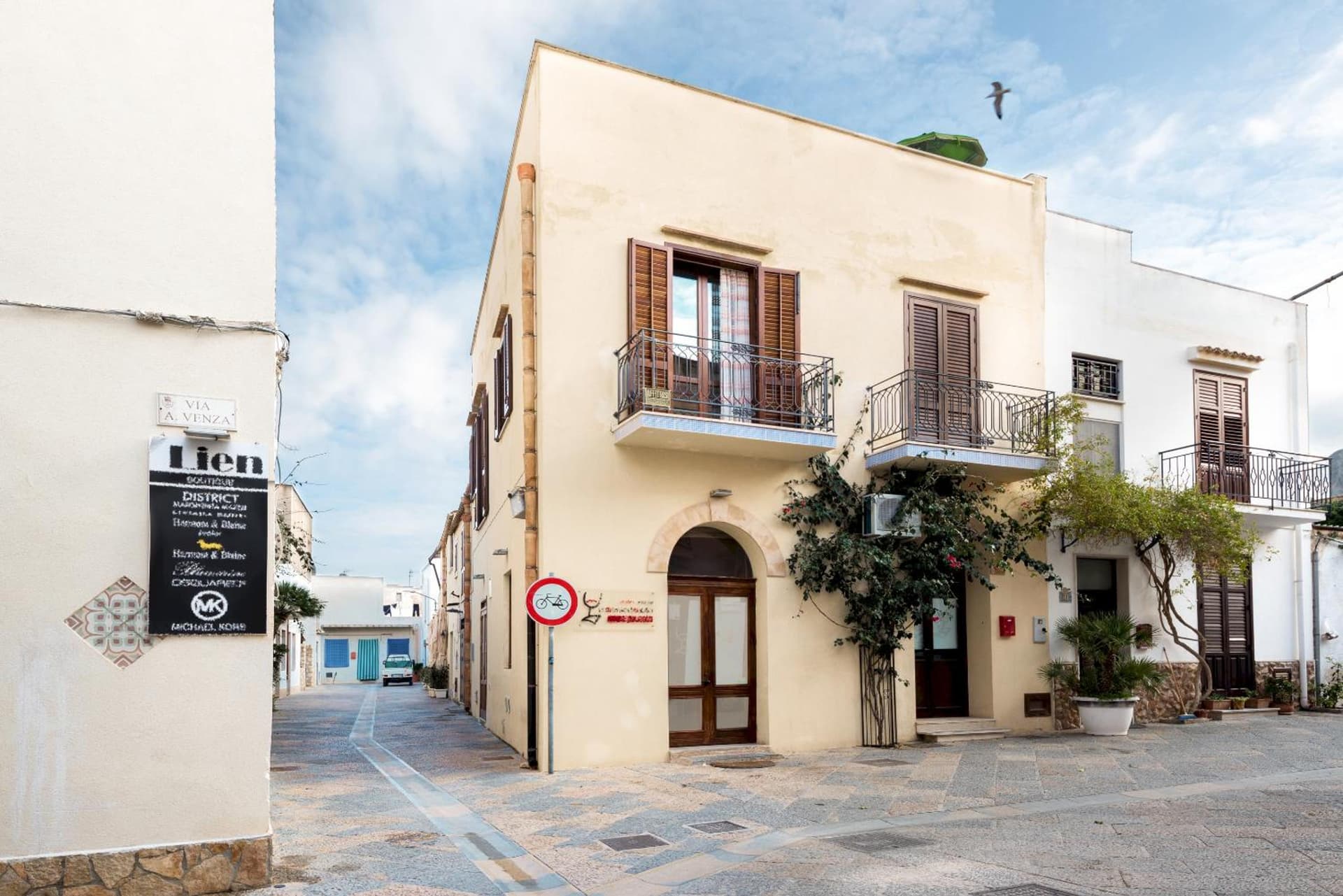 Paradiso Holiday Home