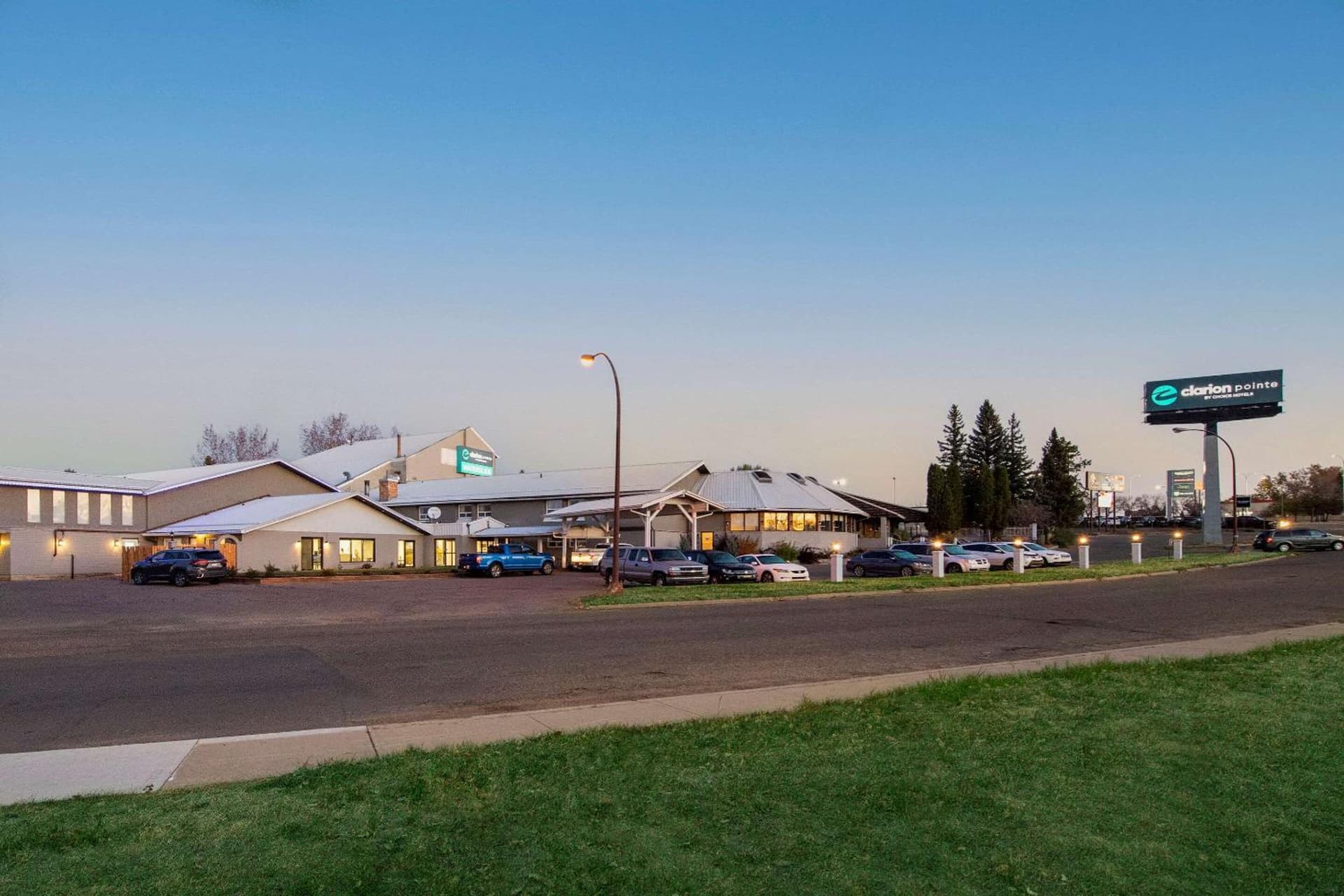 Clarion Pointe Medicine Hat Saamis Tepee