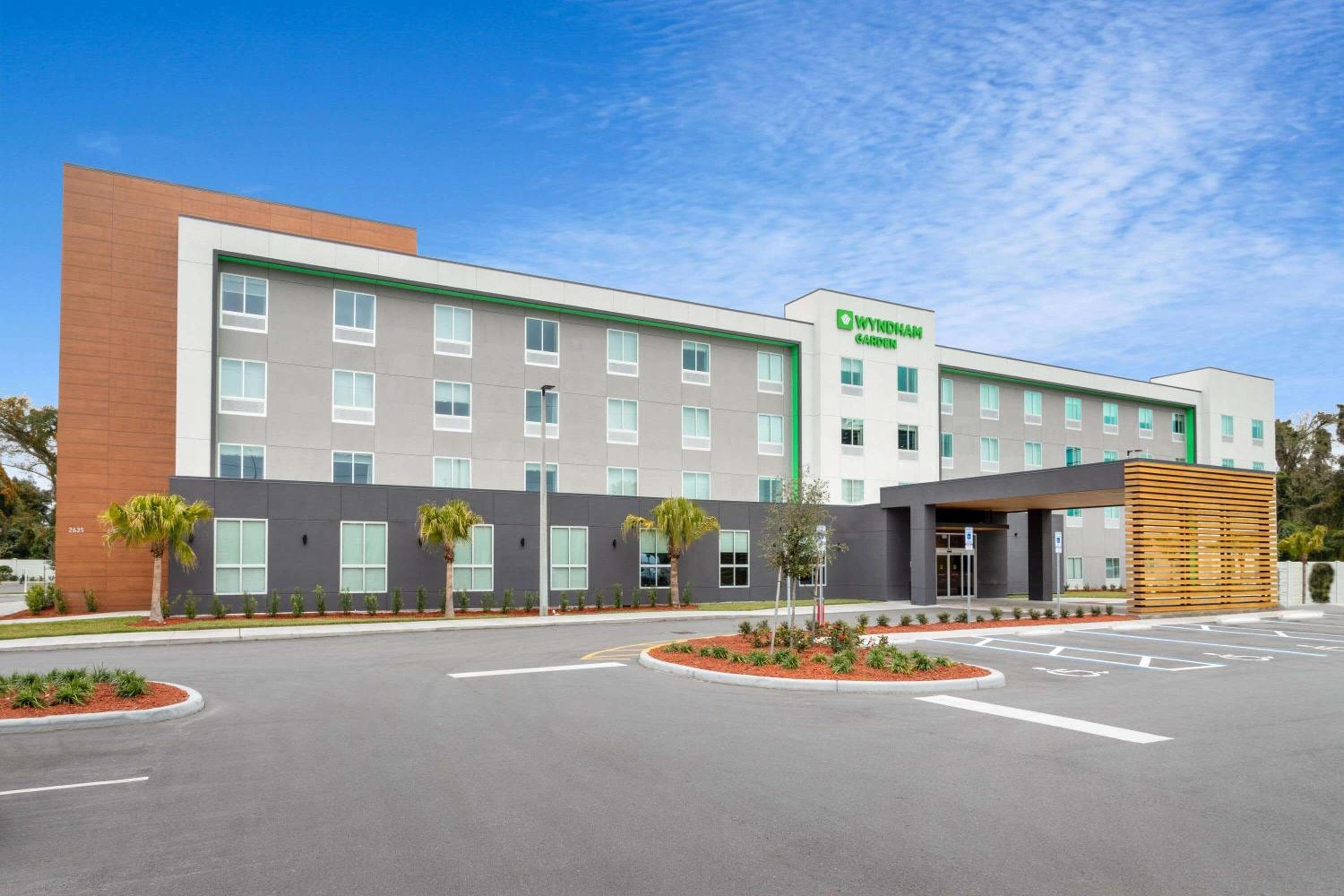 Wyndham Garden Orlando Airport - Free Airport Shuttle - PARK N' FLY Available