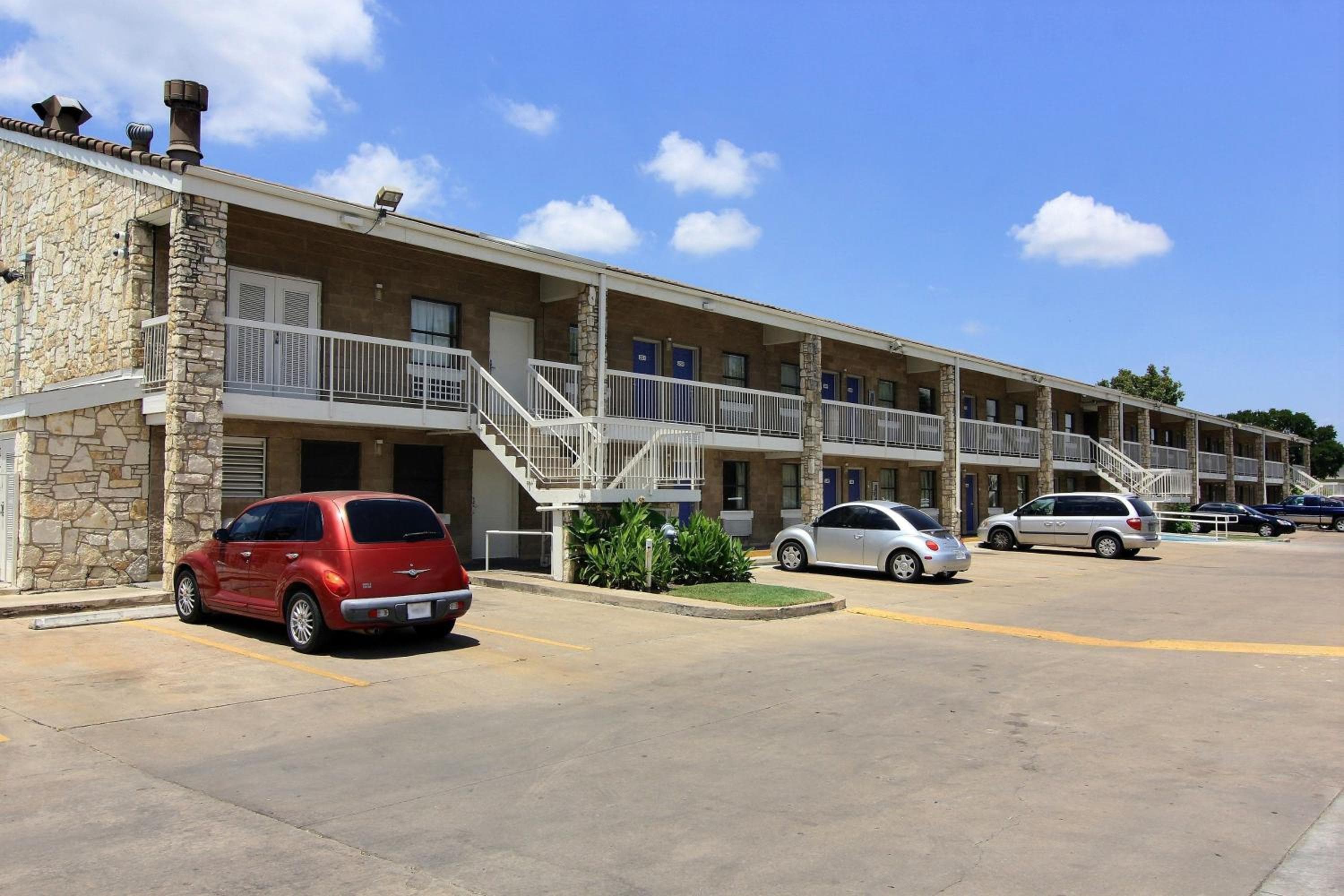 Motel 6 Austin, TX - Central Downtown UT