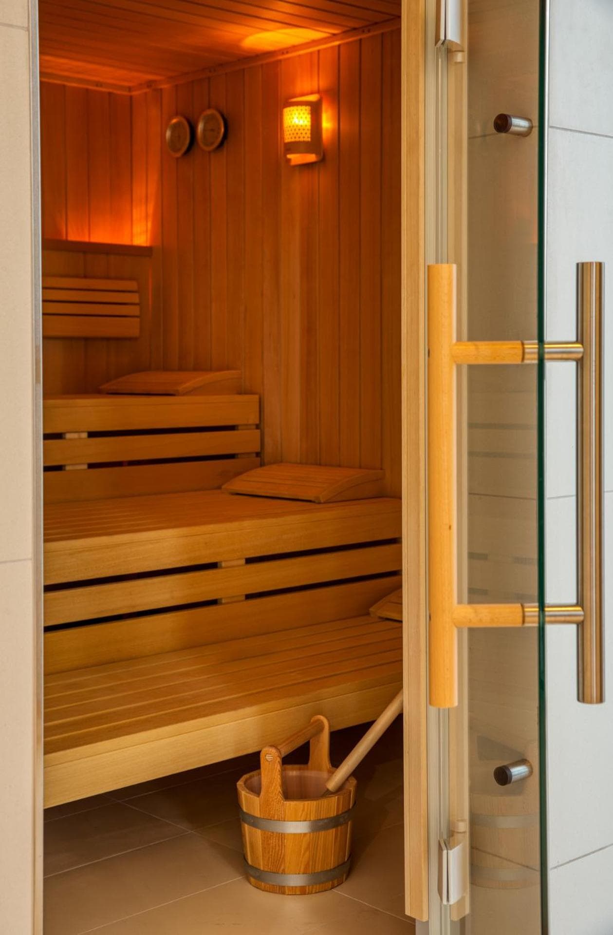 IntercityHotel Amsterdam Schiphol Airport