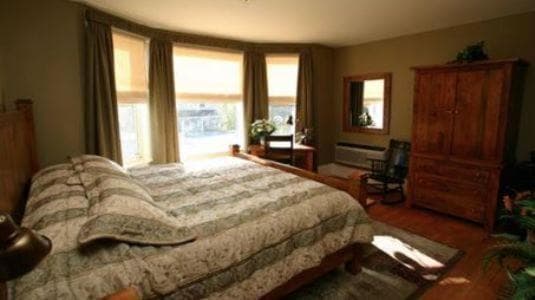 Bayside Inn