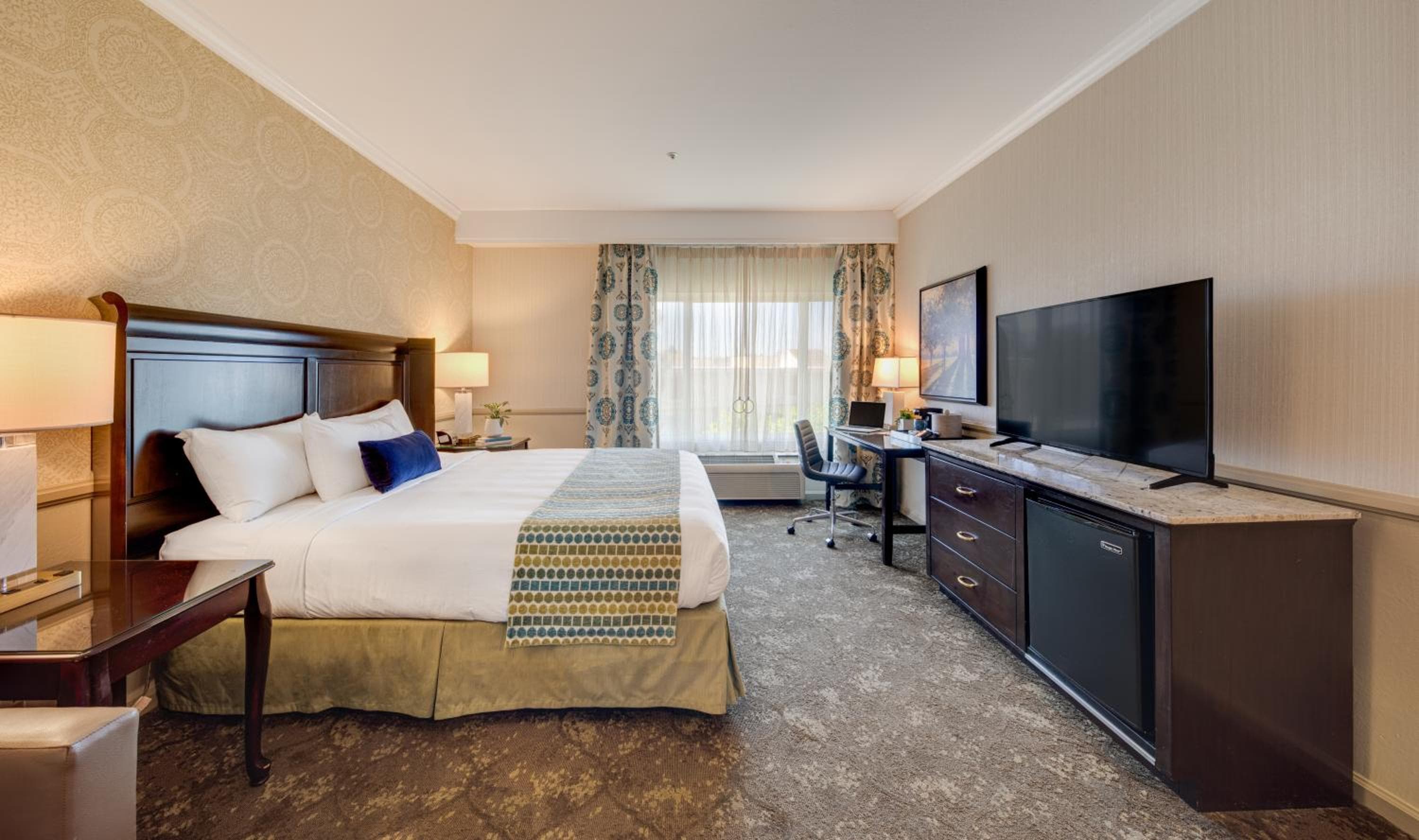 Ayres Hotel Corona - Riverside