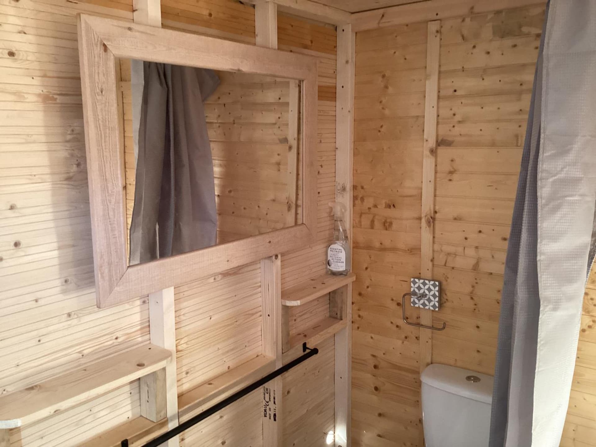 Vigo Retreat cabin 1