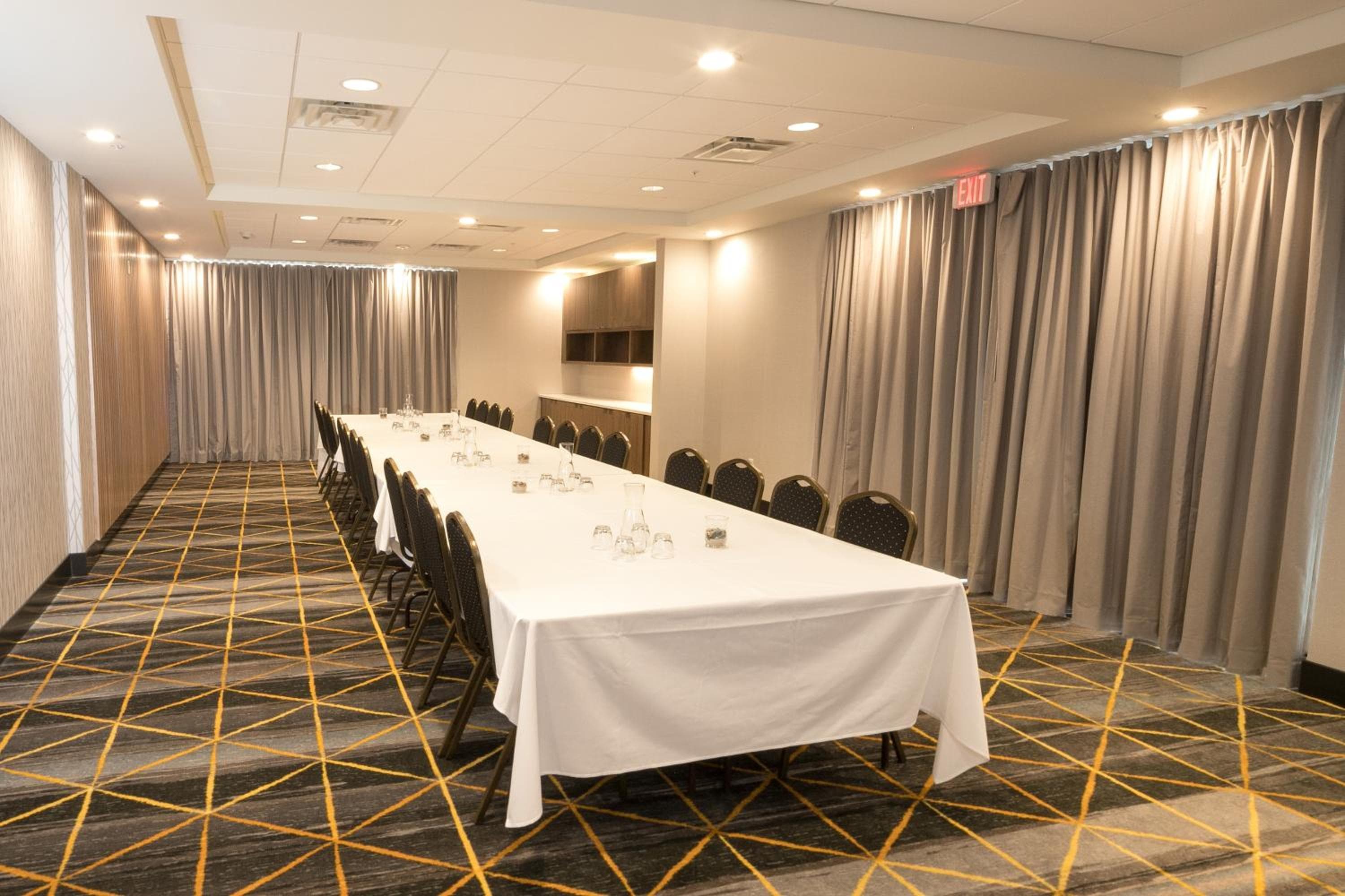 Holiday Inn & Suites Detroit - Troy by IHG