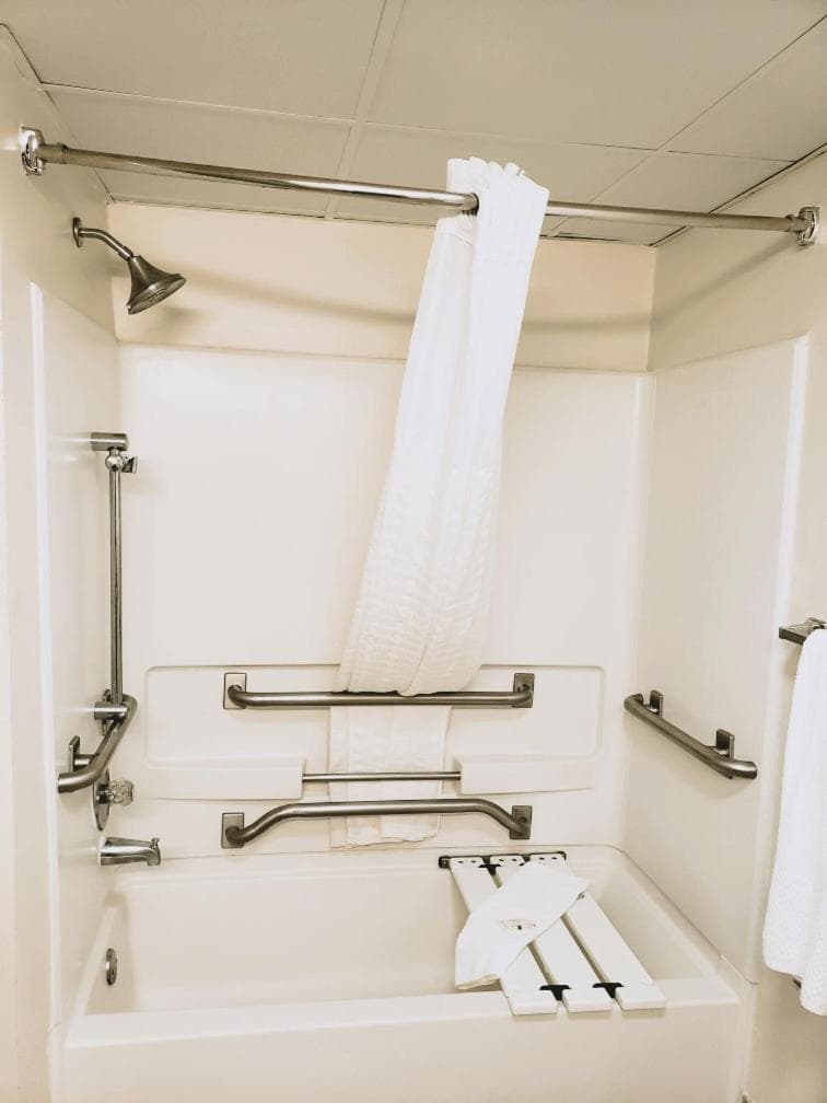 Quality Inn & Suites Clemmons I-40