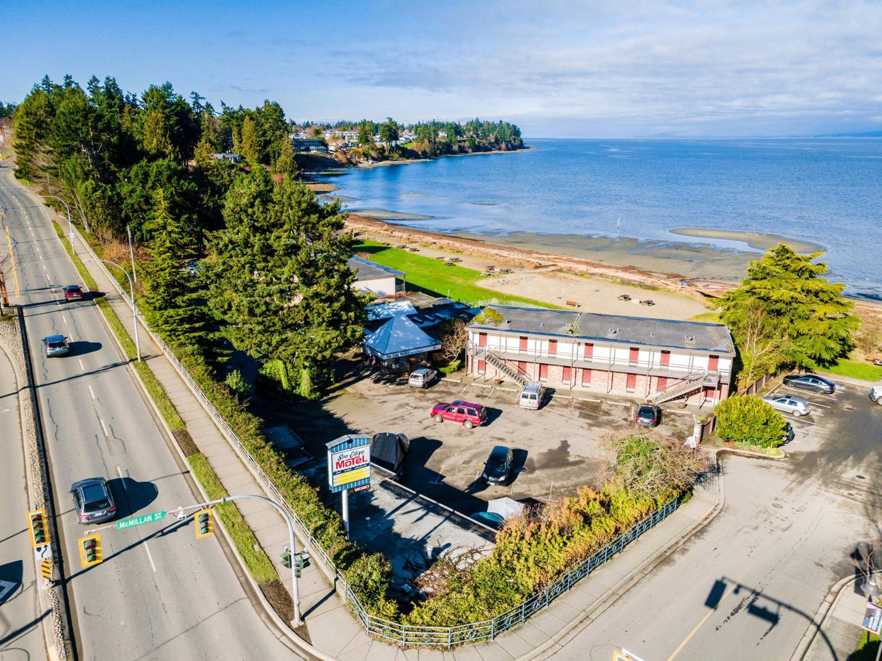 Sea Edge Beachside Hotel