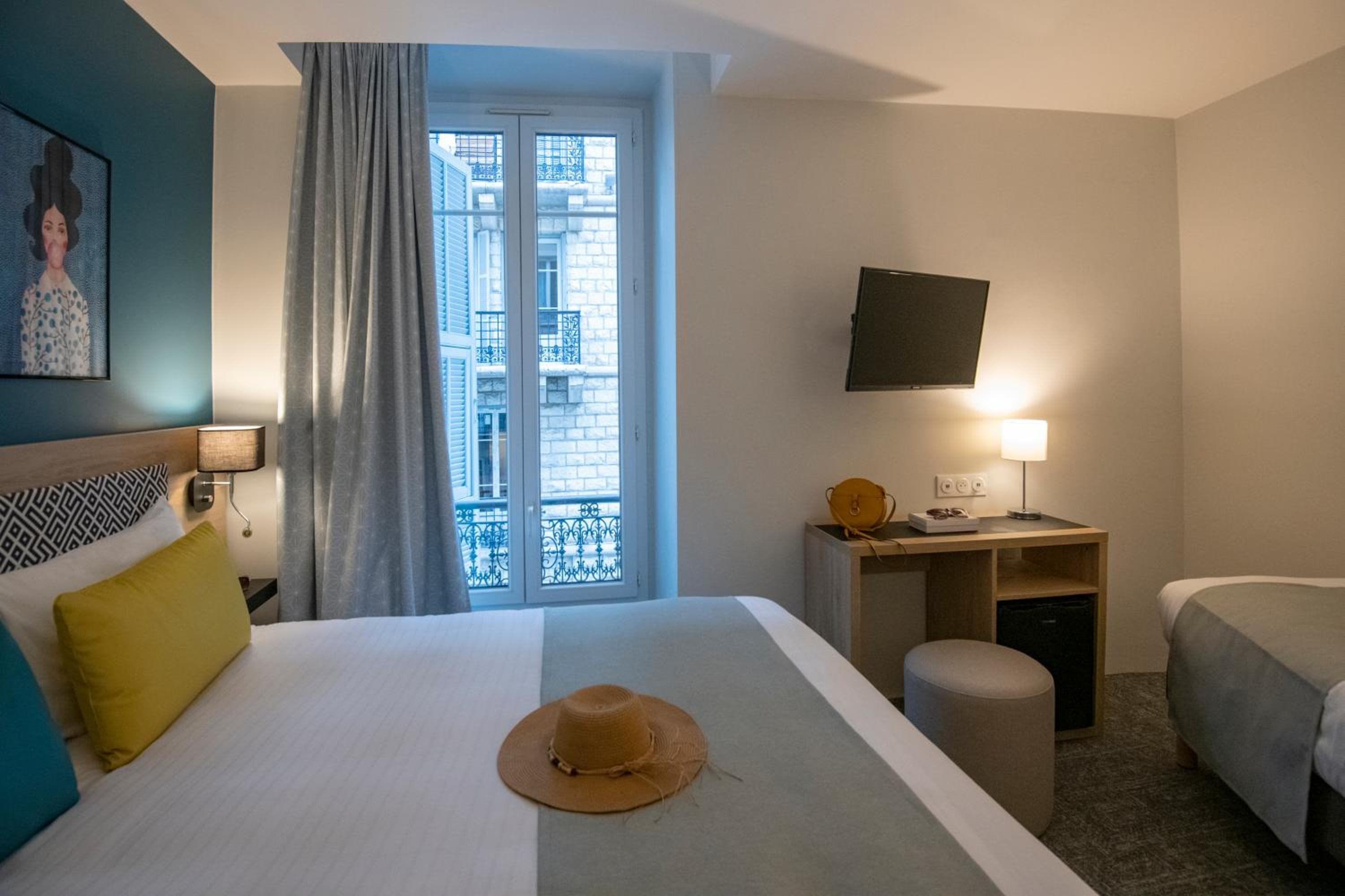 hotel room
