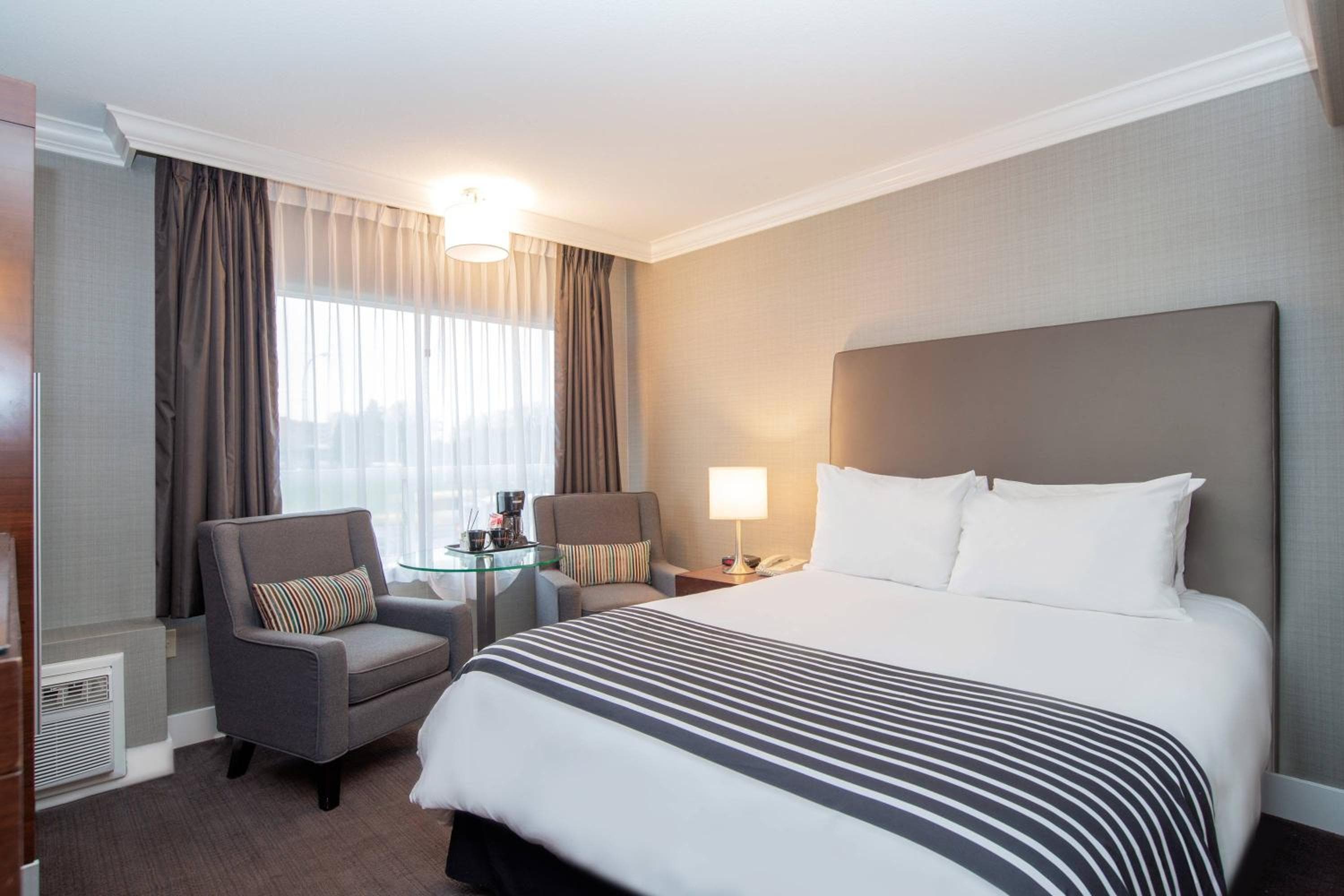 Sandman Hotel & Suites Vancouver Airport