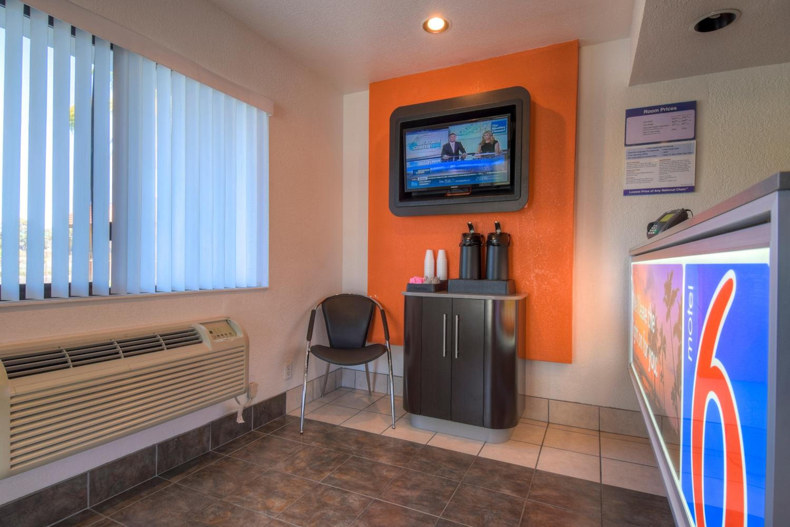 Motel 6-San Ysidro, CA - San Diego - Border