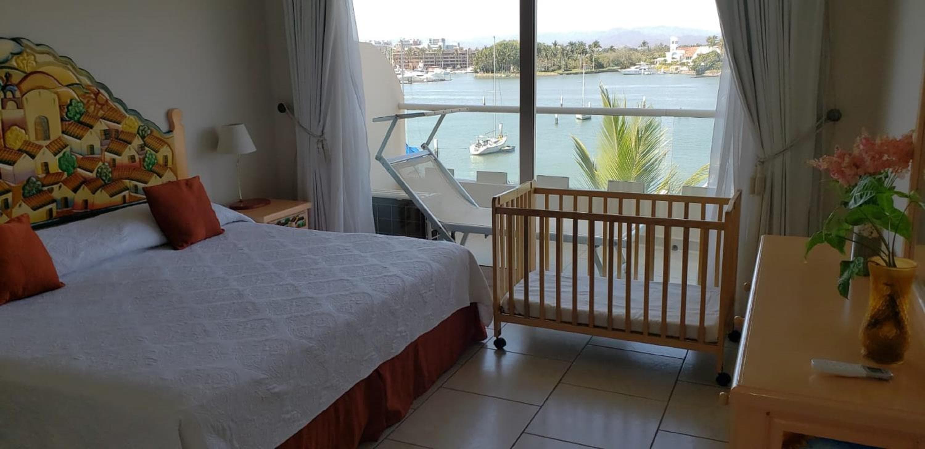 Marina Banderas Suites Hotel Boutique
