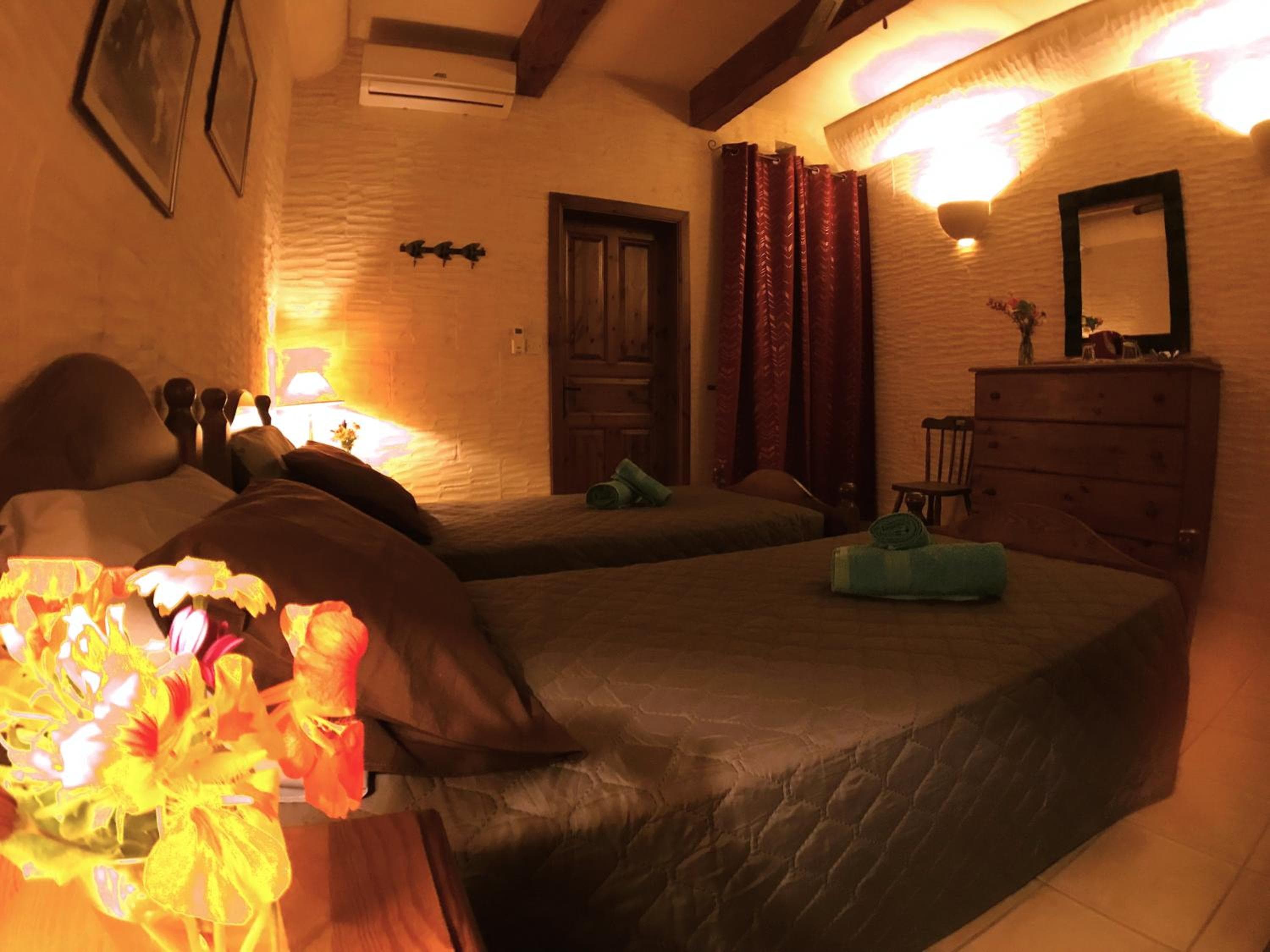 Ad Hoc B&B