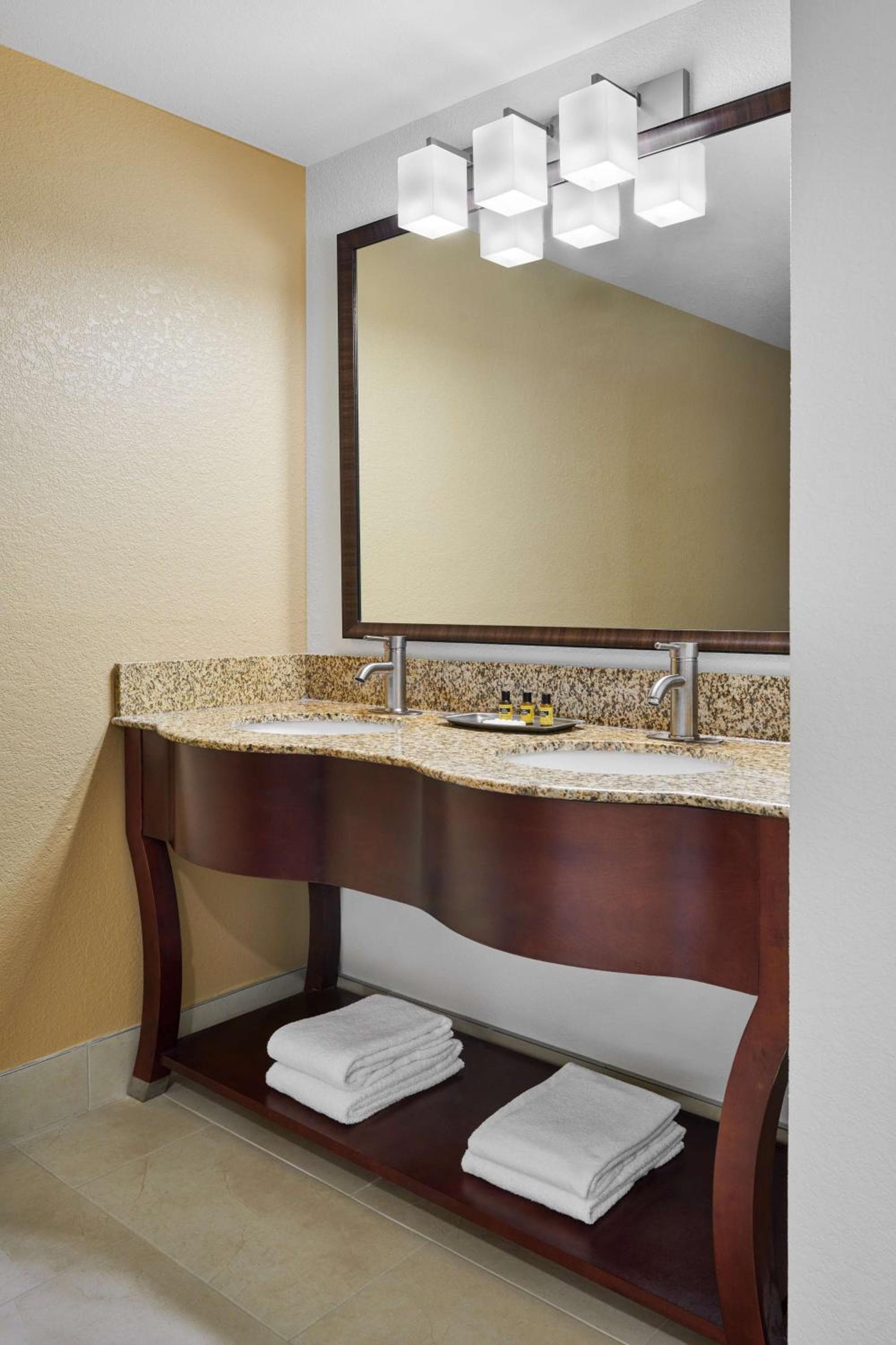 Best Western Plus Milwaukee Airport Hotel & Conference Center