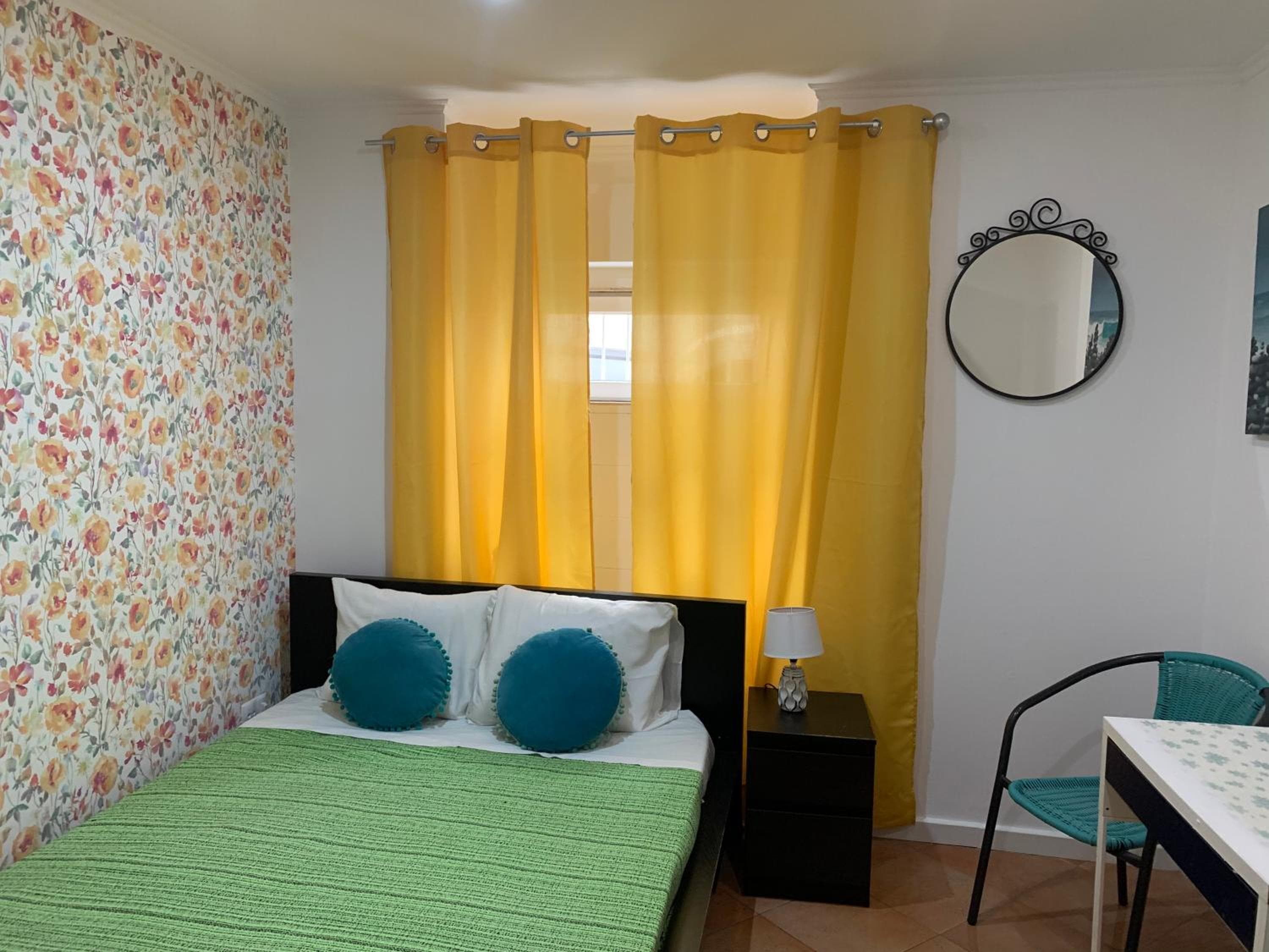 House and Rooms in Lisbon