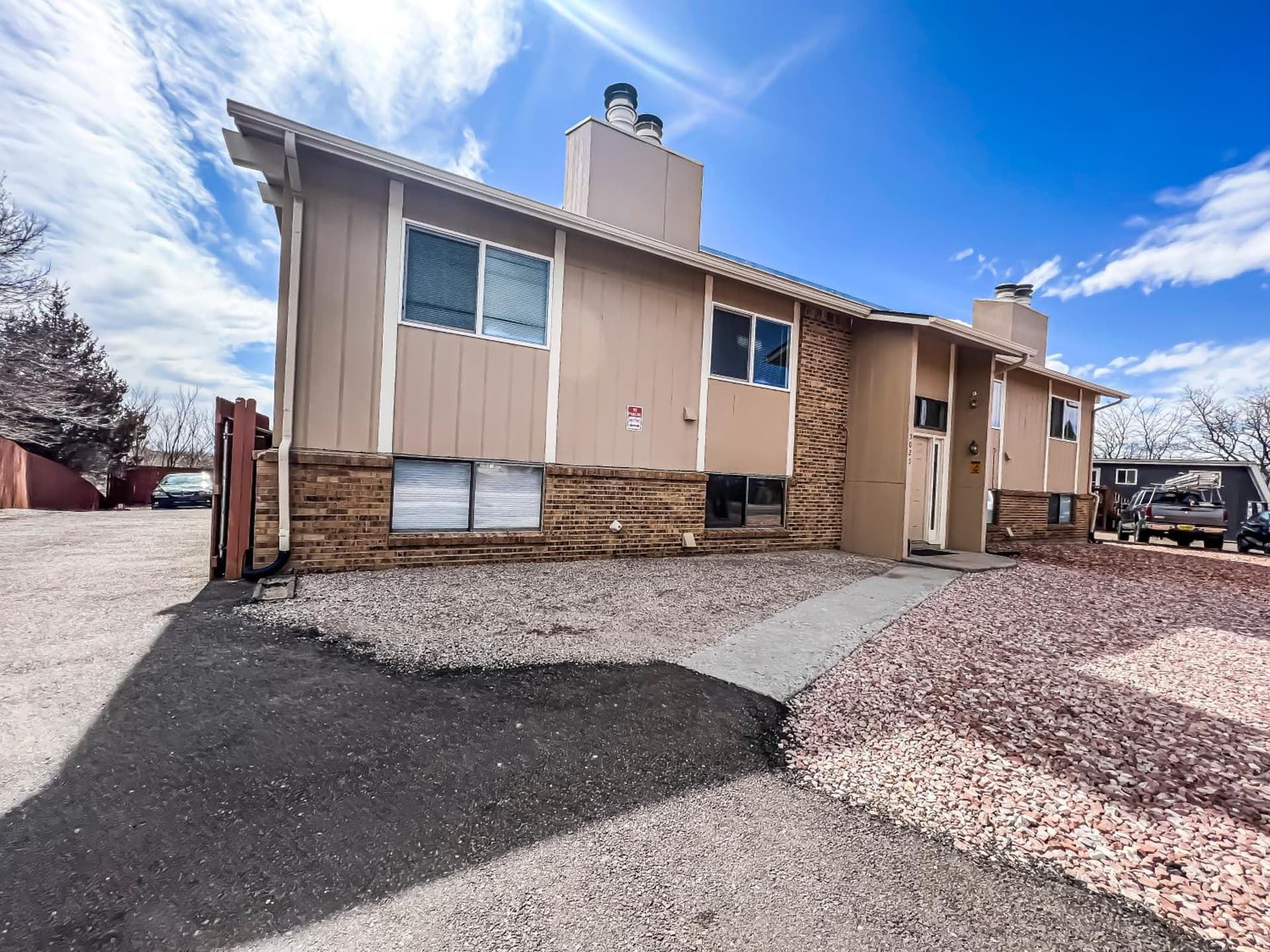Lovely 2 bedroom! Close to All in a 4Plex