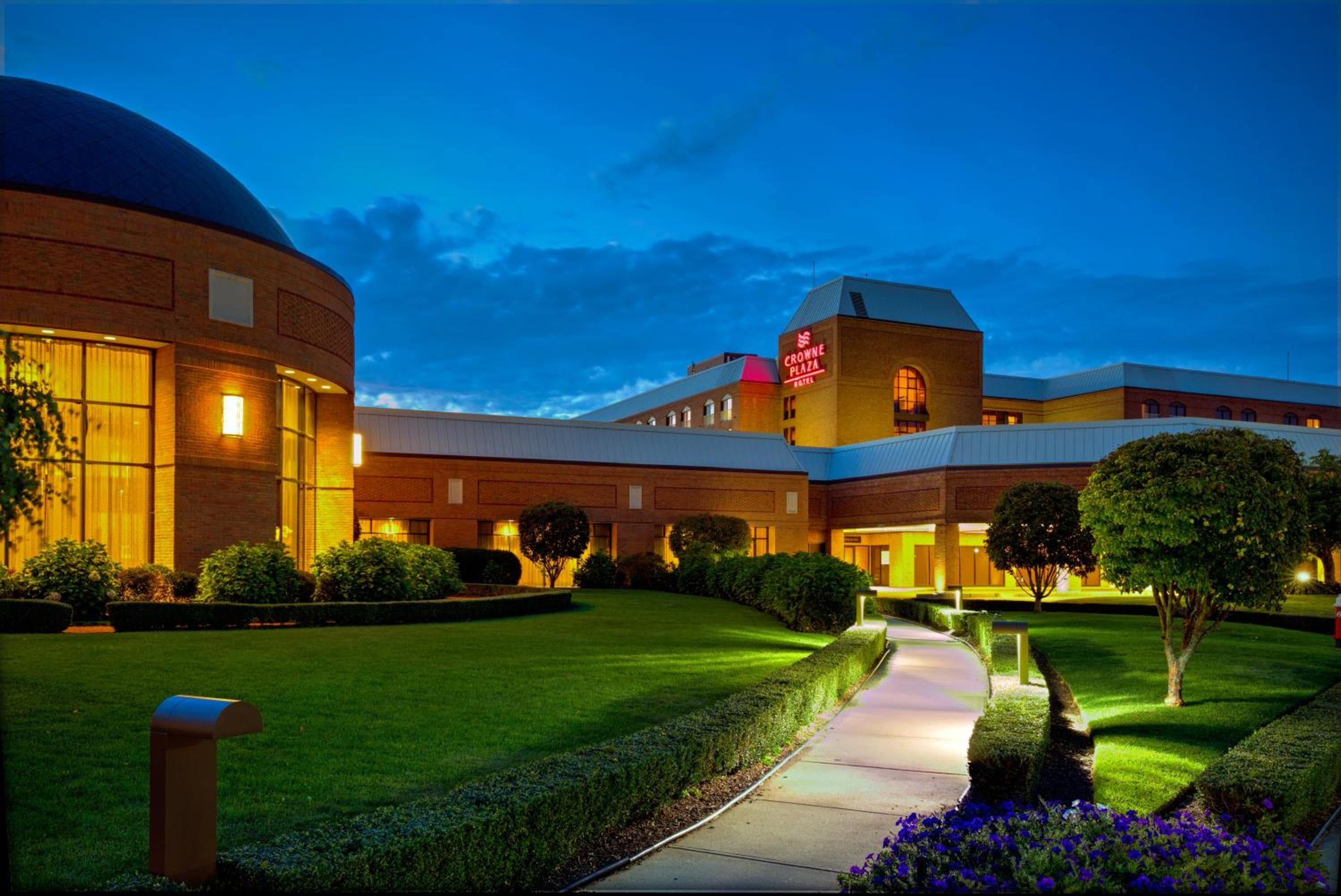 Crowne Plaza Providence-Warwick (Airport) by IHG