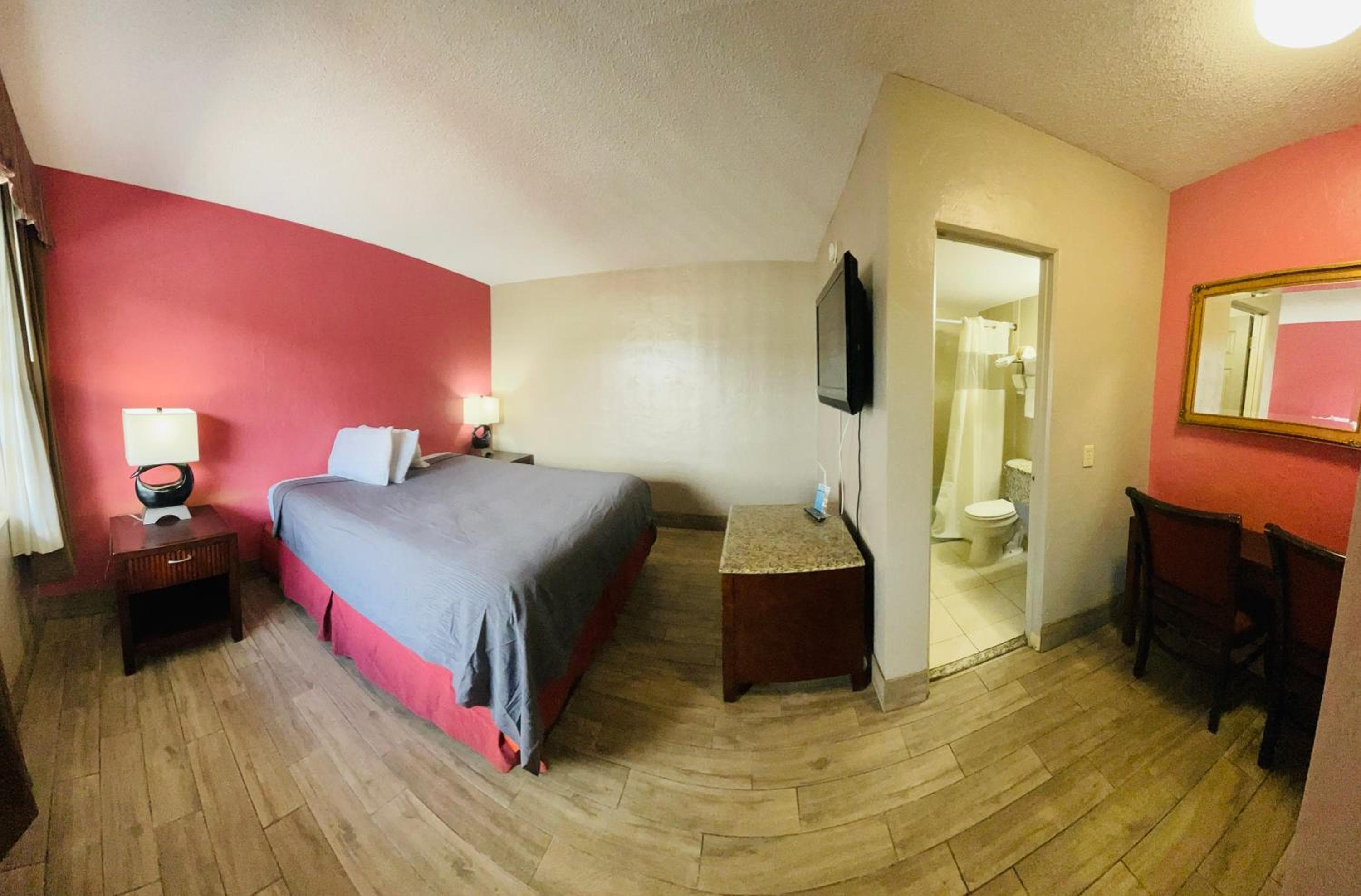 Econo Lodge St Petersburg Central
