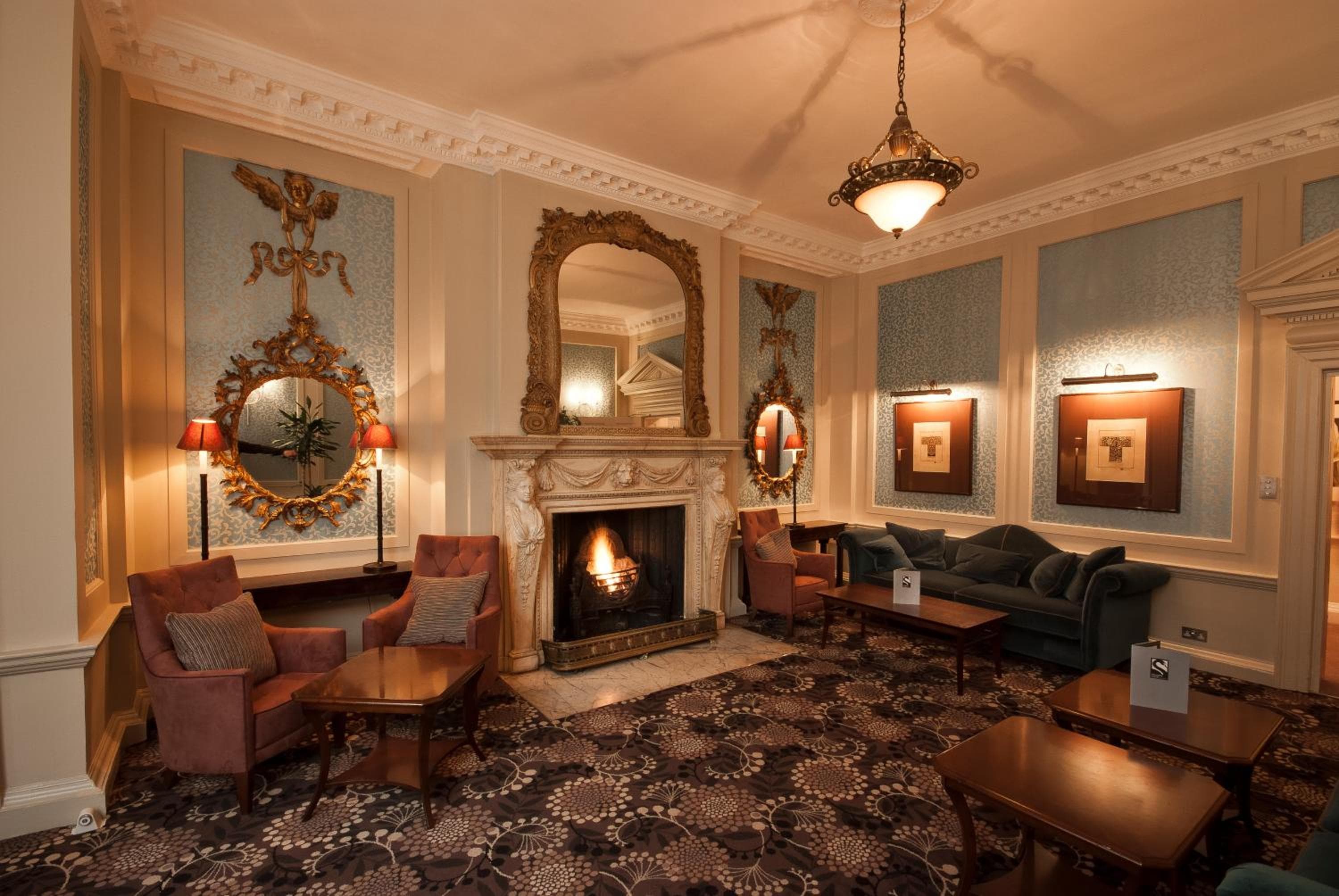 Sir Christopher Wren Hotel