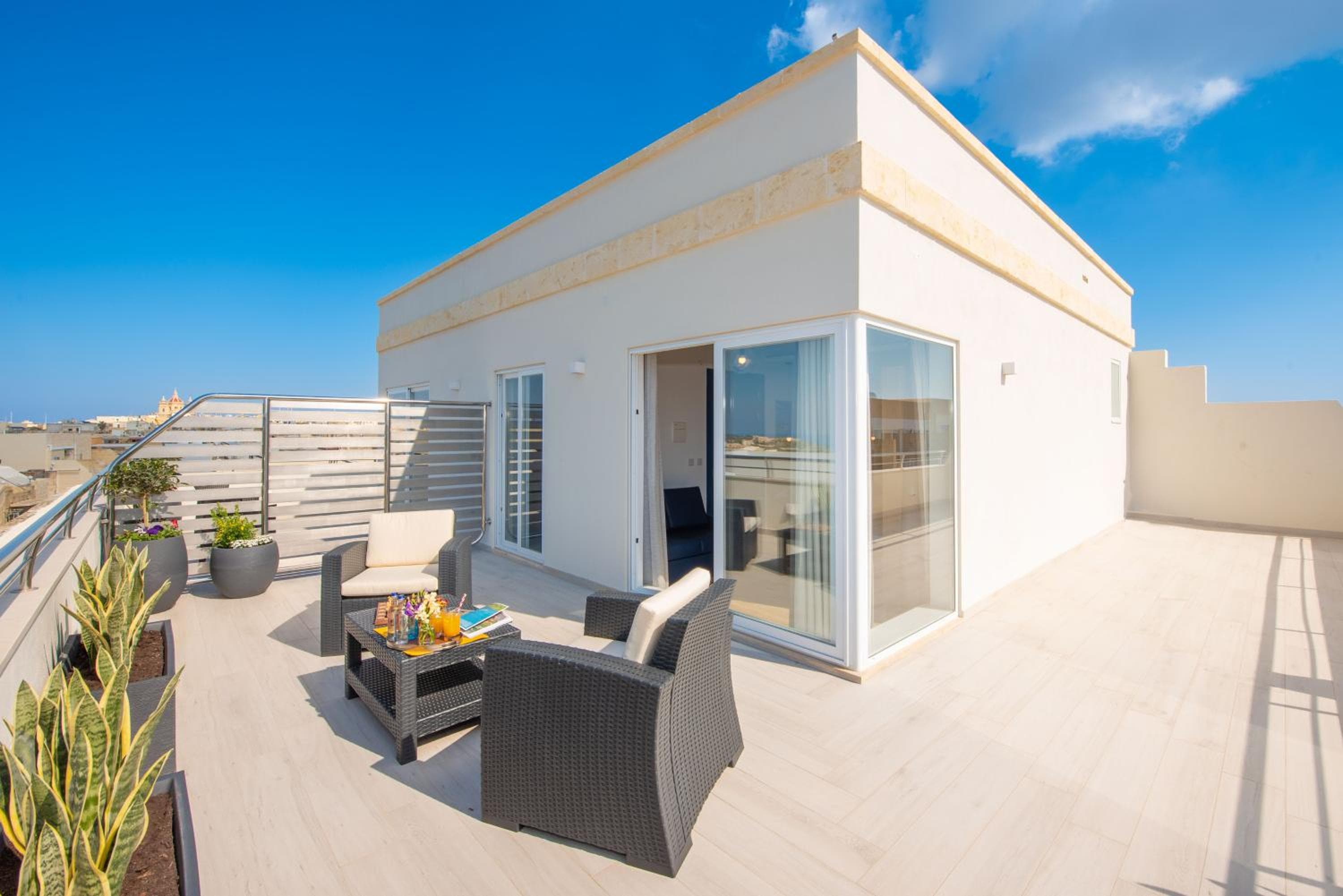 Georges Boutique Living