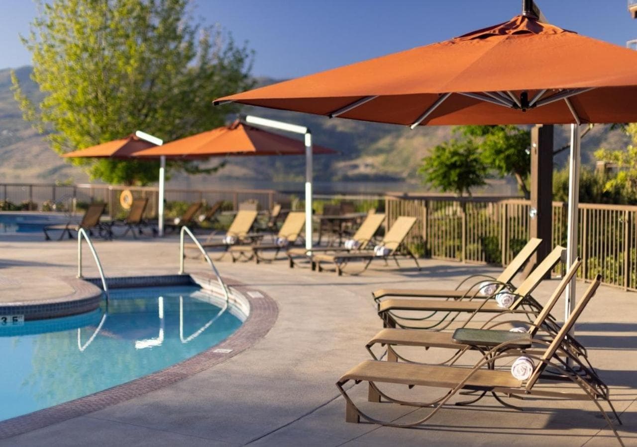The Cove Lakeside Resort