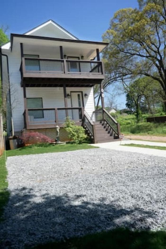 Atlanta Unit 1 Room 1 - Peaceful Private Master Bedroom with Private Balcony