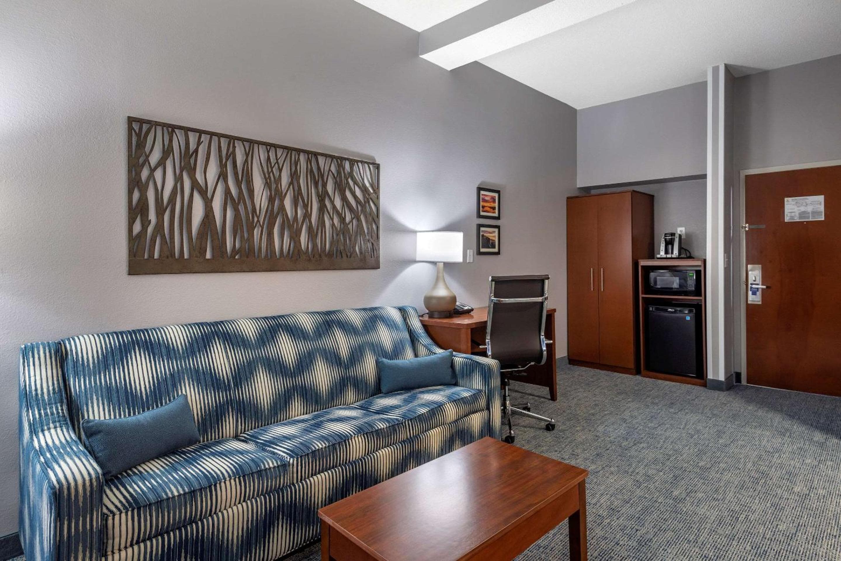Comfort Suites near Birkdale Village- Huntersville