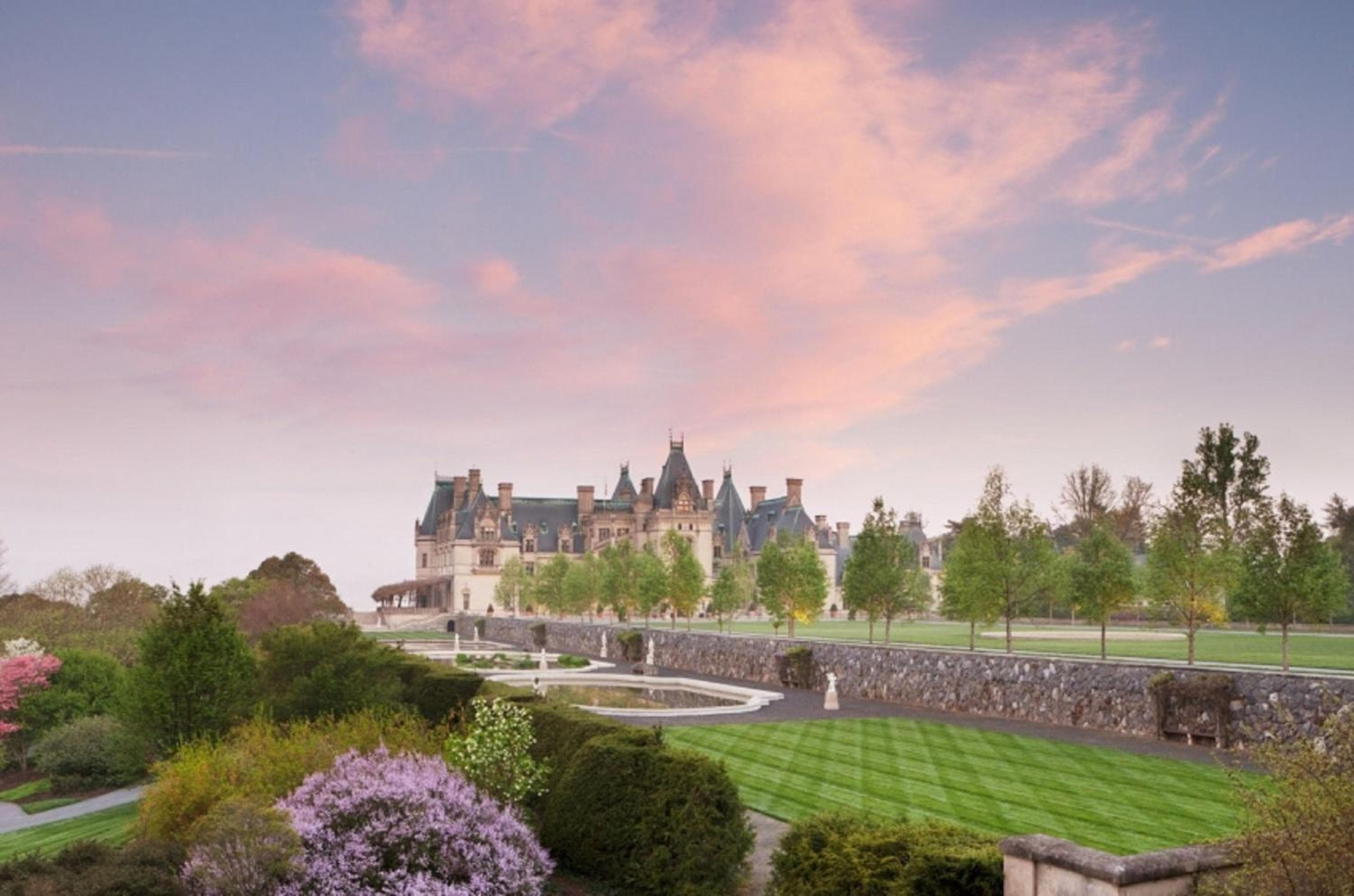Holiday Inn Asheville East-Blue Ridge Pkwy by IHG