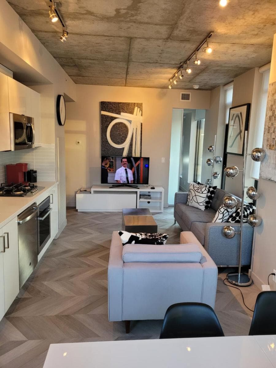 Downtown Paradise - 2 beds, 2 baths with Pool