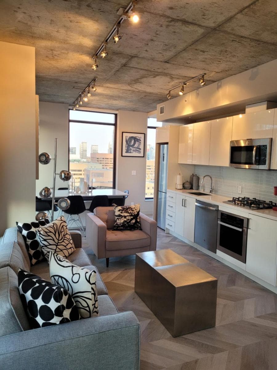 Downtown Paradise - 2 beds, 2 baths with Pool