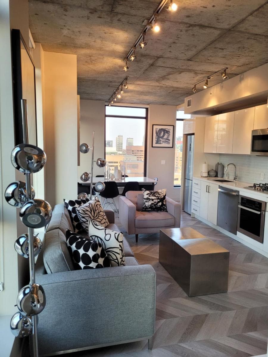 Downtown Paradise - 2 beds, 2 baths with Pool