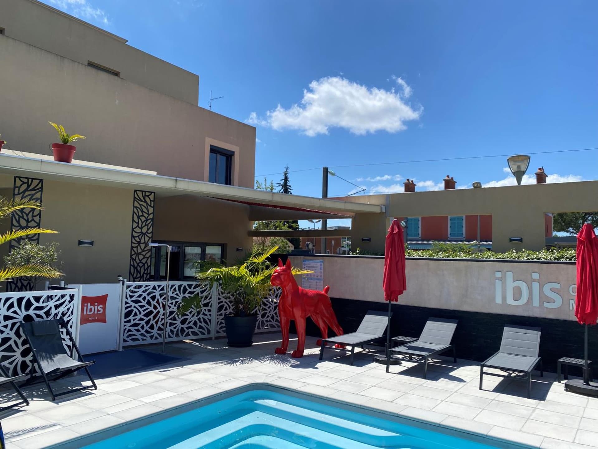 IBIS Cannes Mouans Sartoux Piscine parking gratuit