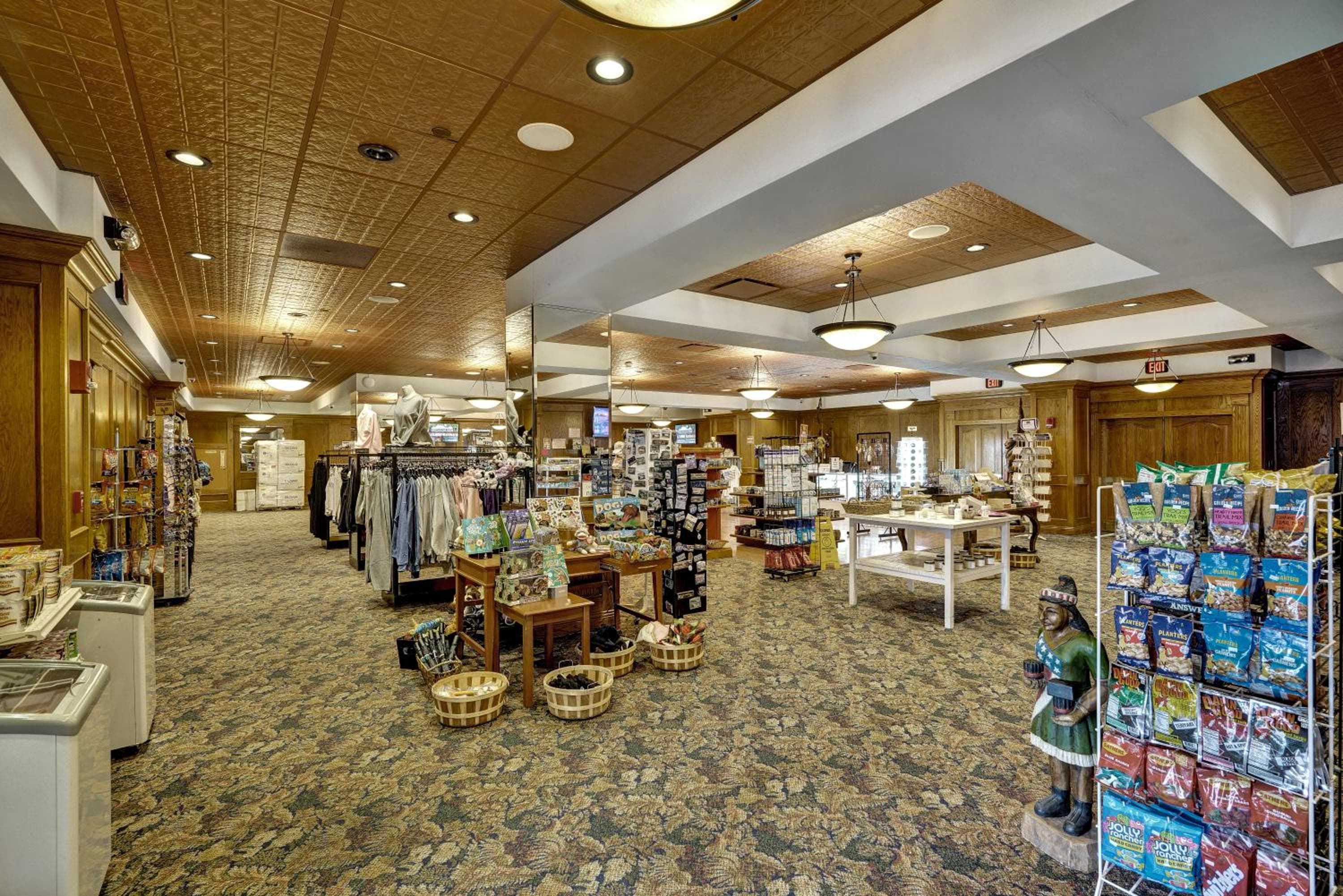 Quality Hotel & Suites At The Falls