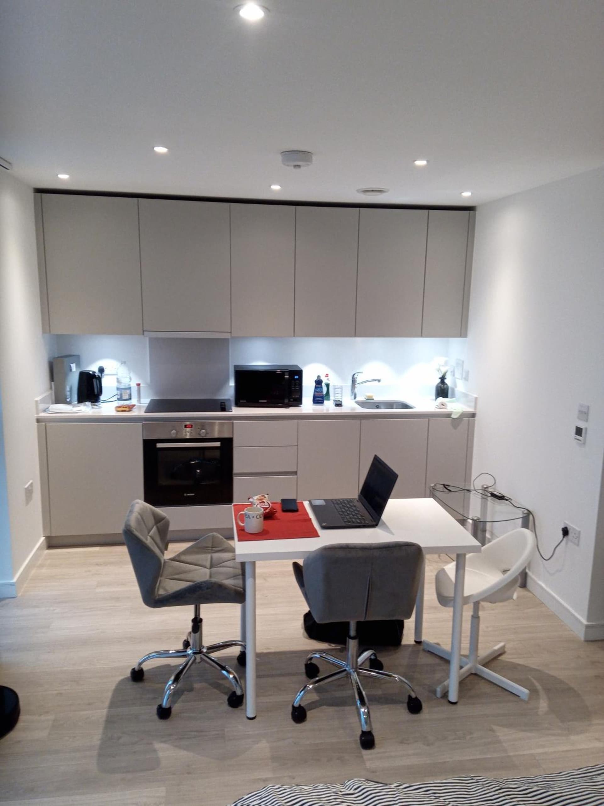 FREE GYM High floor studio for work 1Gb WiFi