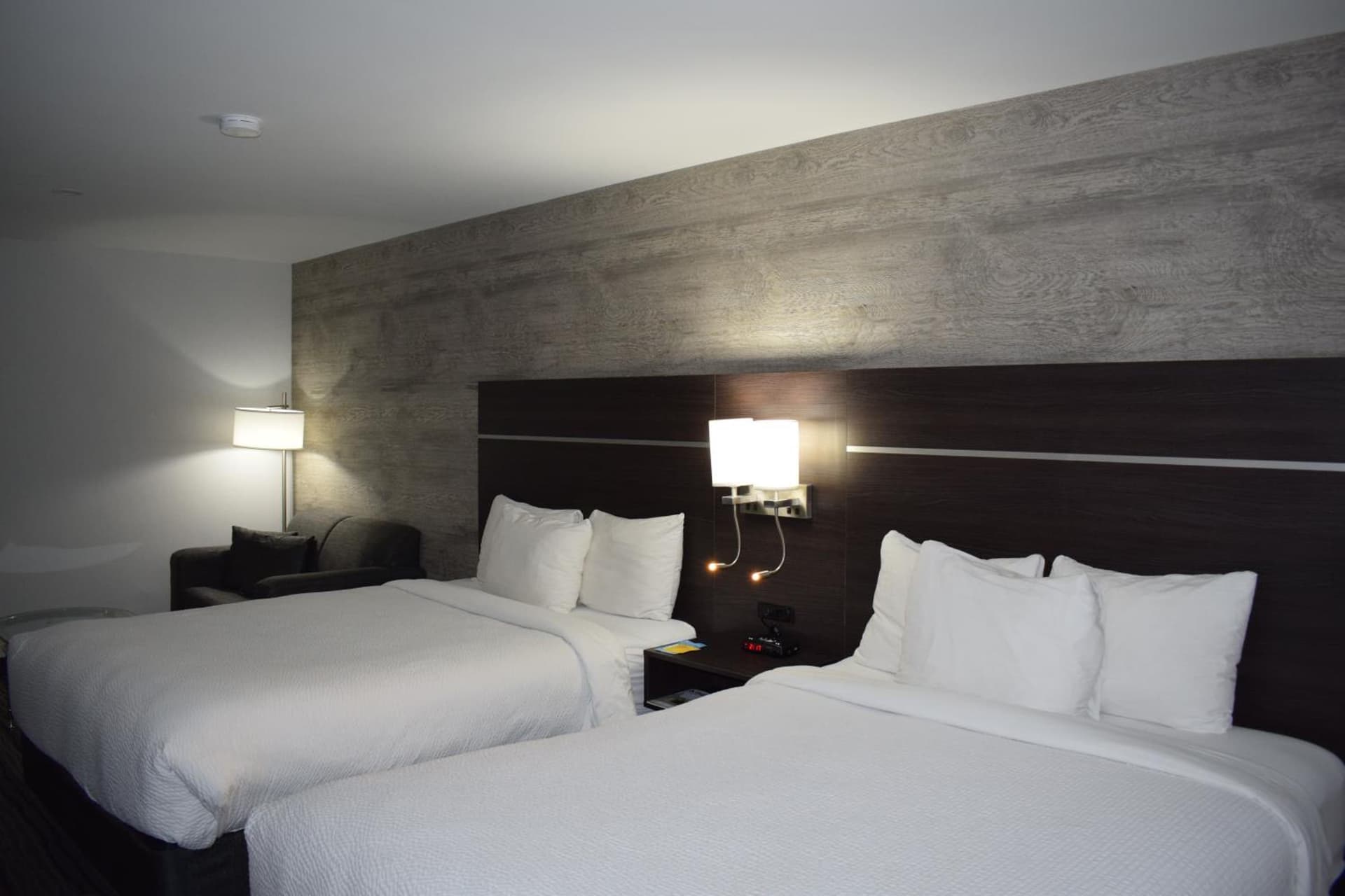 Days Inn by Wyndham Kingston