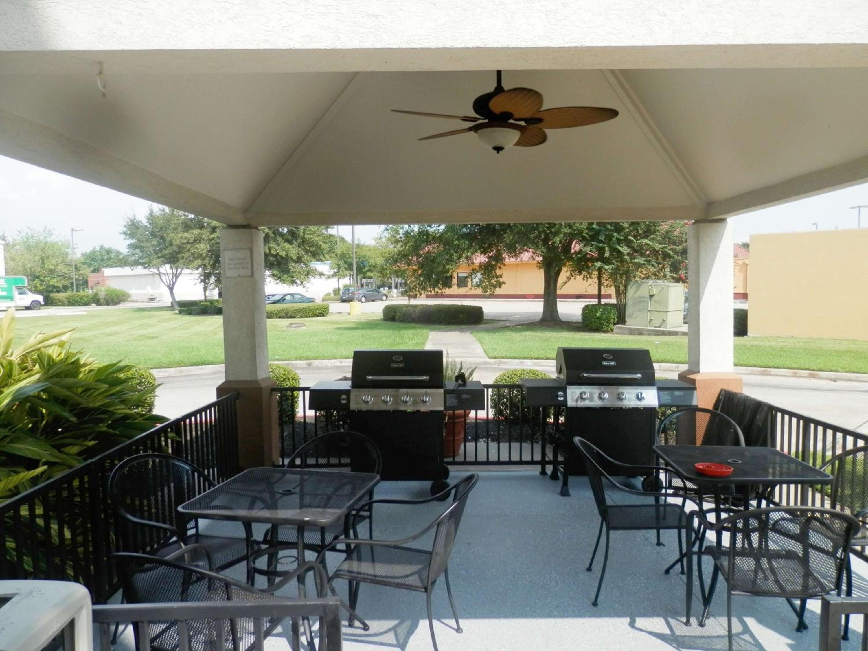 Sonesta Simply Suites Houston – NASA Clear Lake