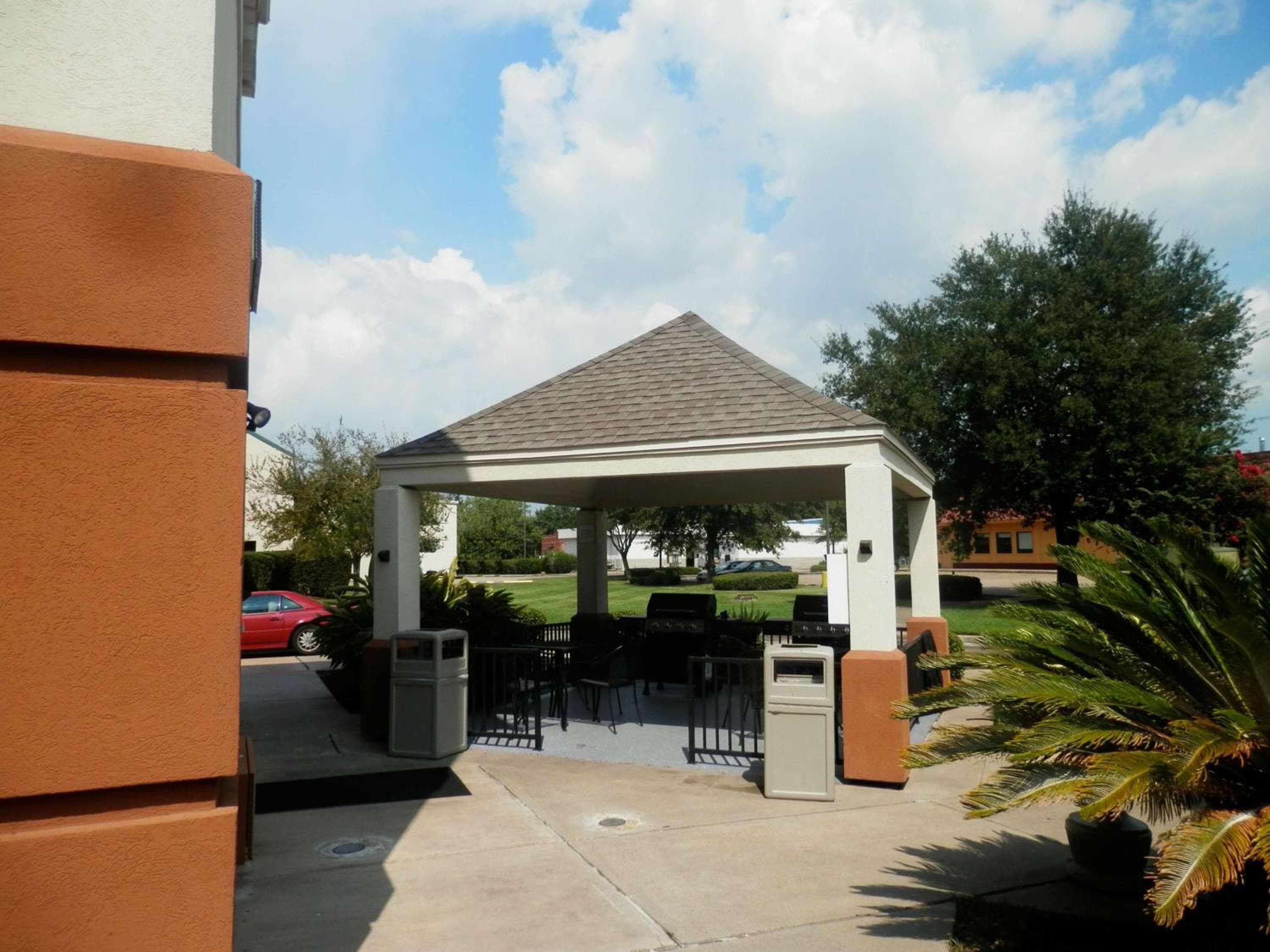 Sonesta Simply Suites Houston – NASA Clear Lake