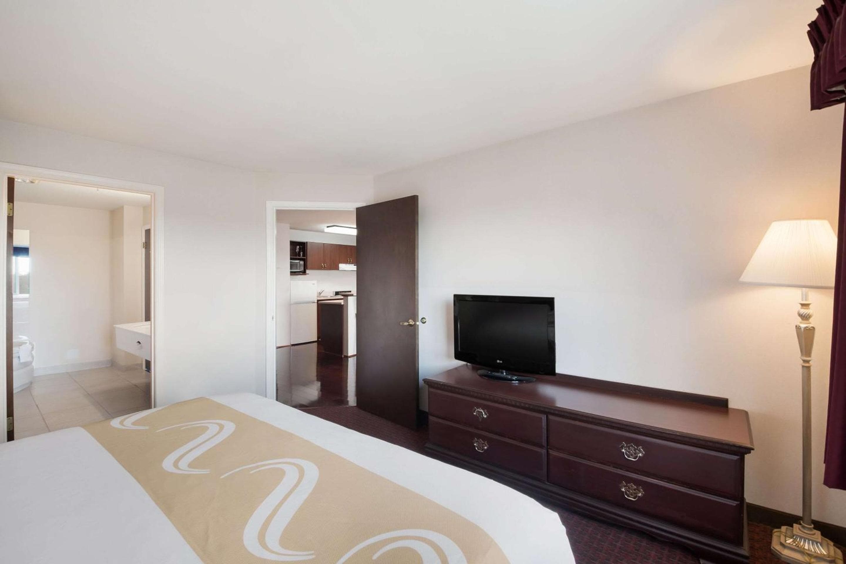 Quality Inn Grand Suites Bellingham